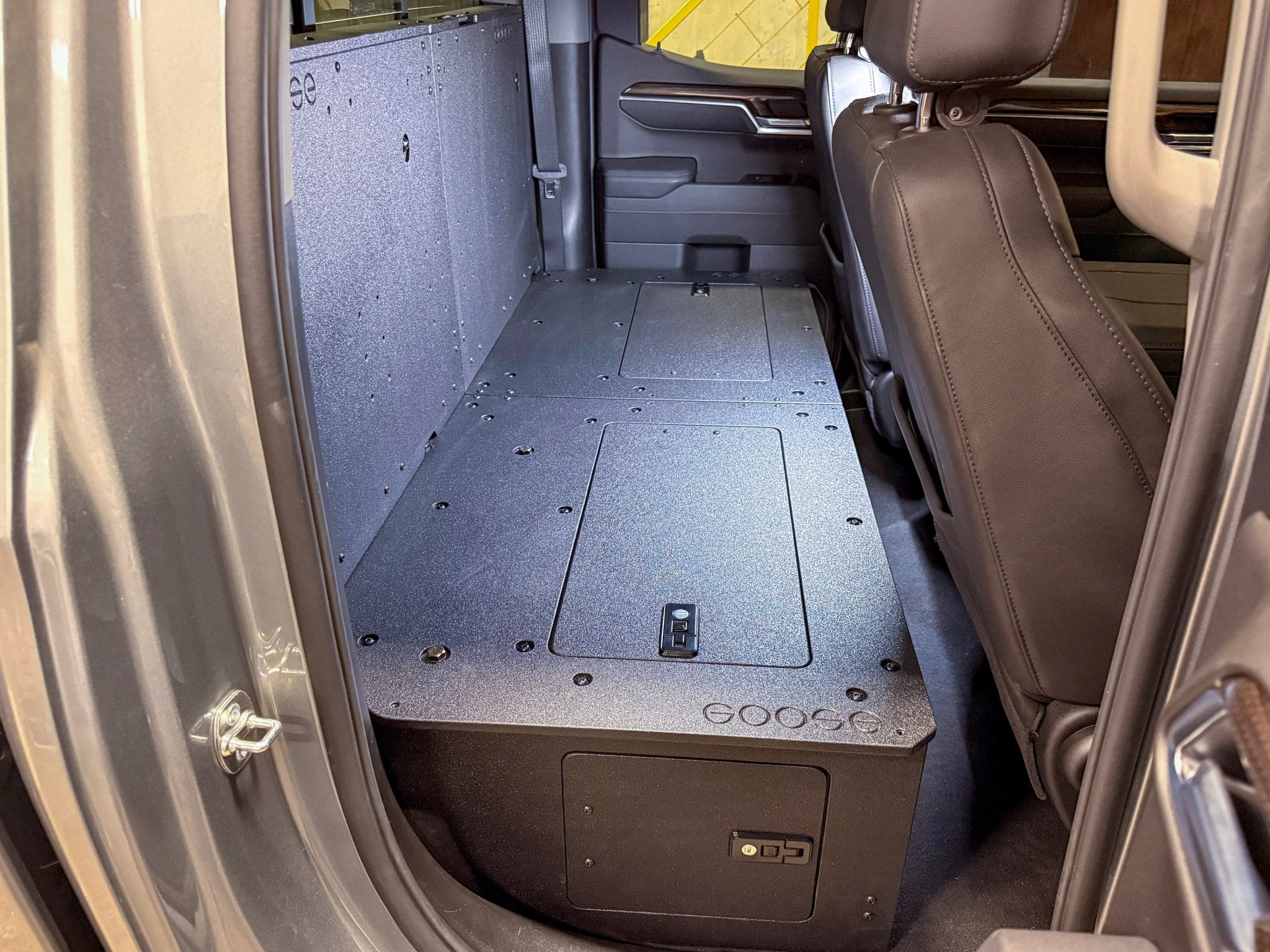 Goose Gear CHEVROLET - SILVERADO - 2019 - PRESENT - 4TH GEN - DOUBLE CAB - EXPLORE SERIES - SECOND ROW DELETE PLATE SYSTEM - 100%
