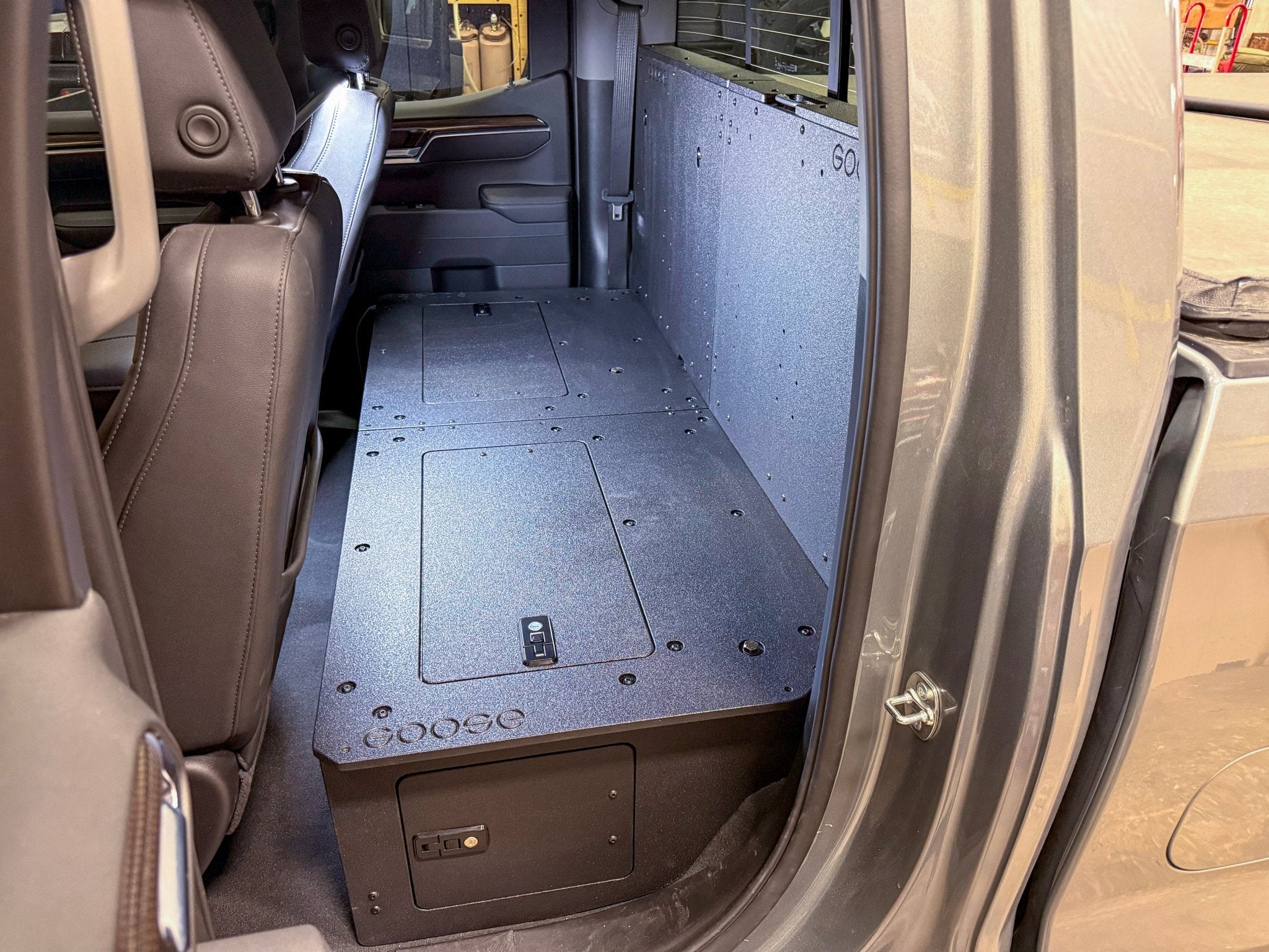 Goose Gear CHEVROLET - SILVERADO - 2019 - PRESENT - 4TH GEN - DOUBLE CAB - EXPLORE SERIES - SECOND ROW DELETE PLATE SYSTEM - 100%