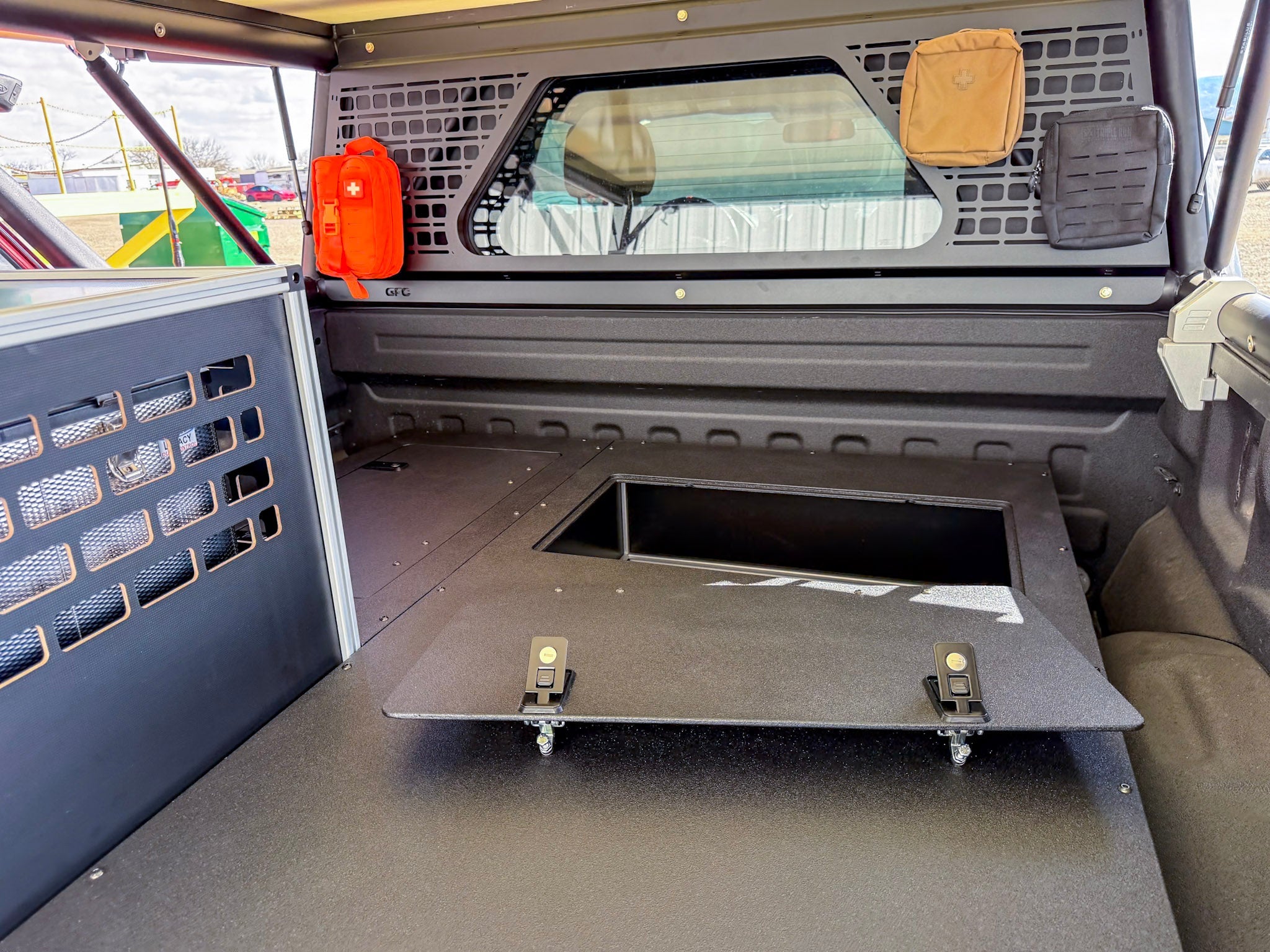 Goose Gear Ford F150 Raptor 2015 - 2020 2nd Gen. SuperCrew - Truck Bed Sleep Deck Drawer with Cubbie