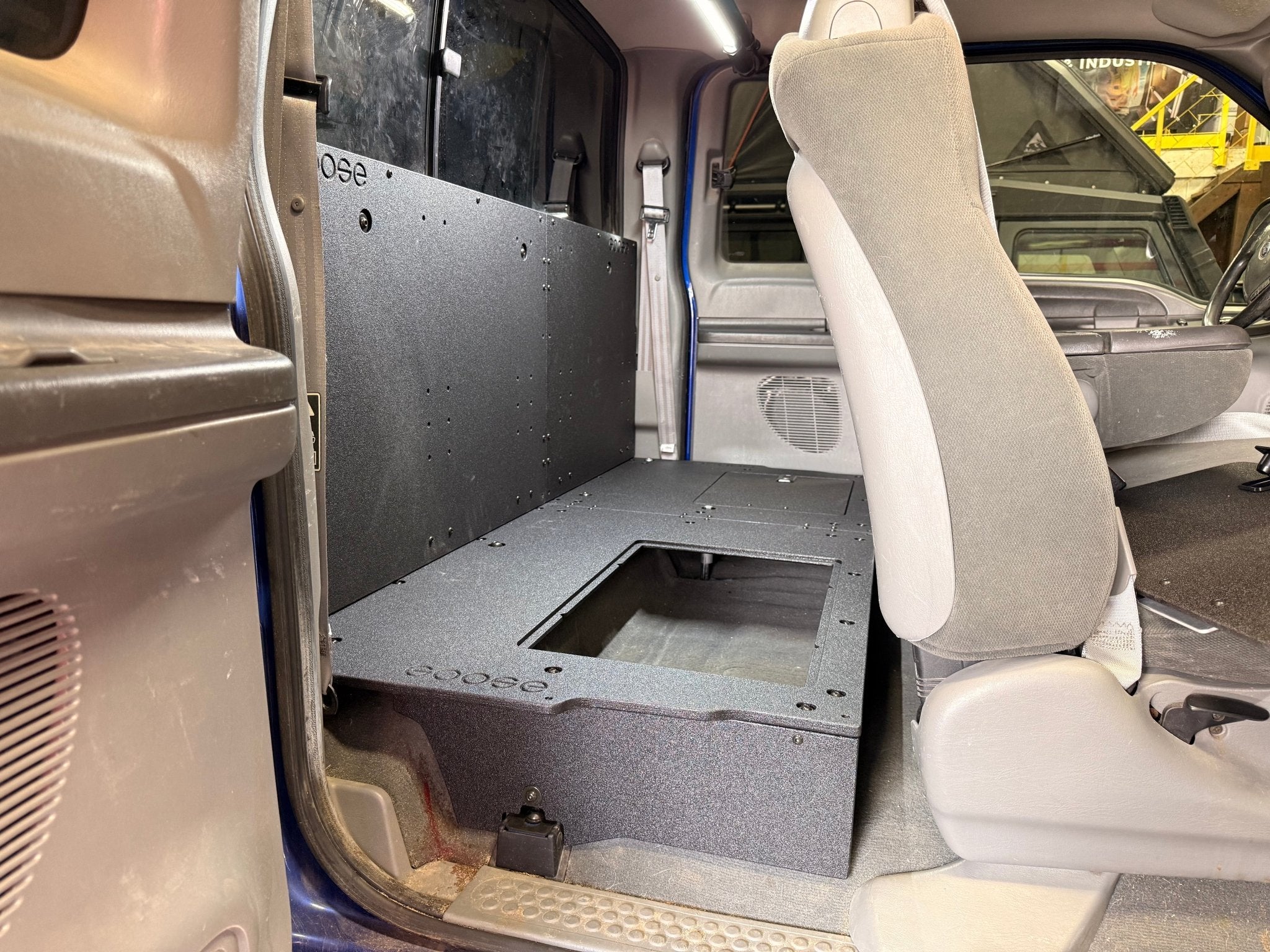 Goose Gear Ford - F250 - 350 - 1999 - 2007 - 1st Gen - Super Cab - Explore Series - Second Row Seat Delete - 100%