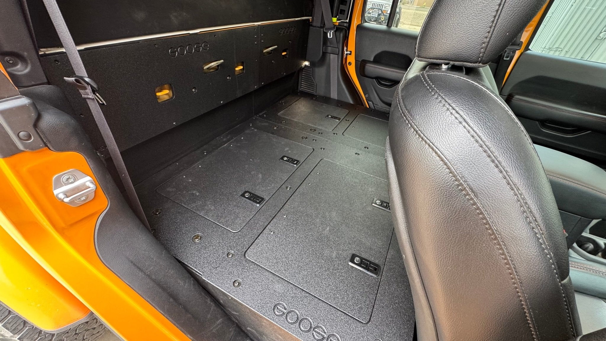 Goose Gear Jeep Gladiator 2019 - Present JT 4 Door - Second Row Seat Delete Plate System - High Platform
