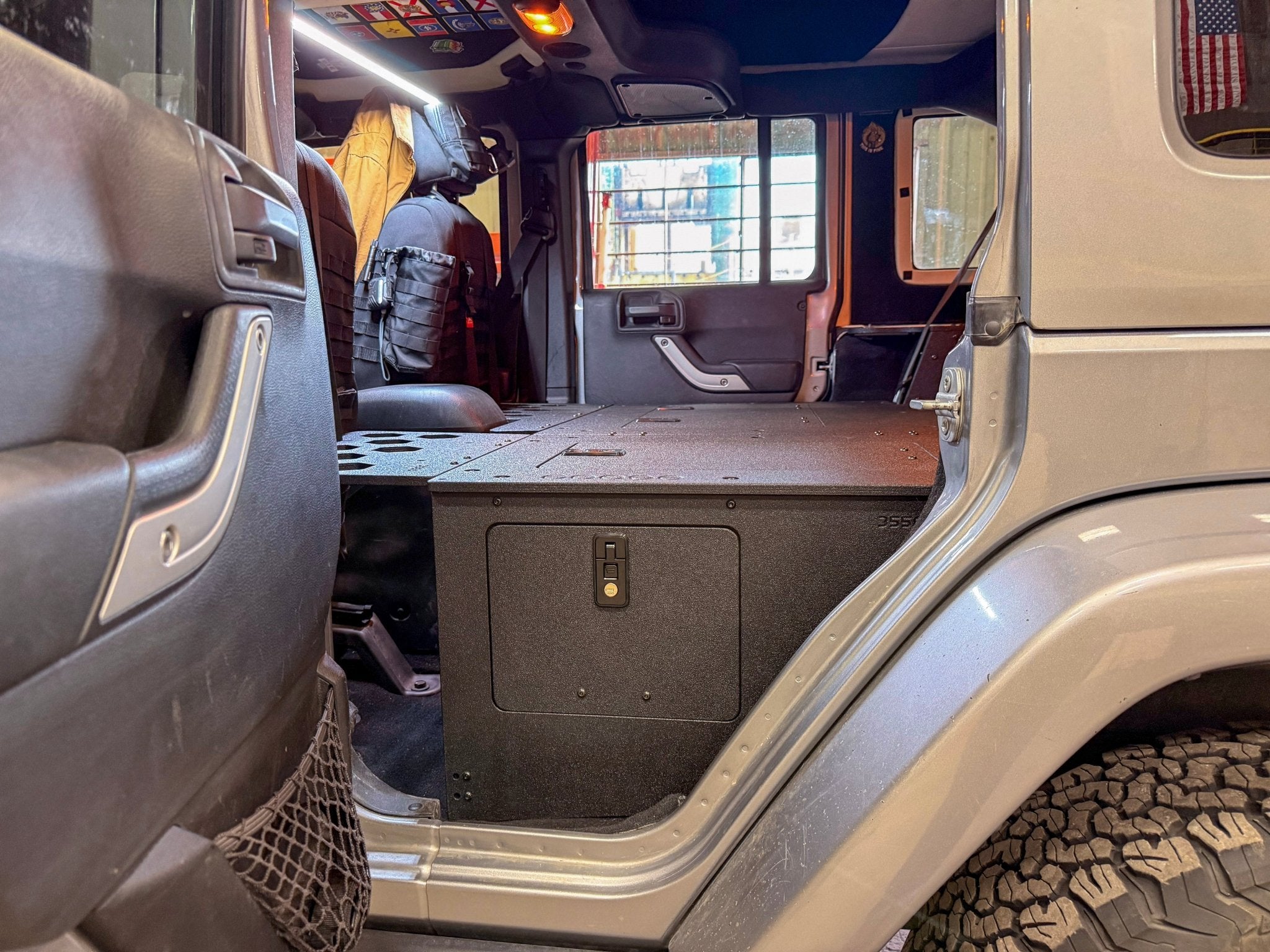 Goose Gear Jeep - Wrangler - 2007 - 2018 - JKU - 4 Door - Explore Series - Seat Delete Plate System - Second Row - Module Based - 8" Module