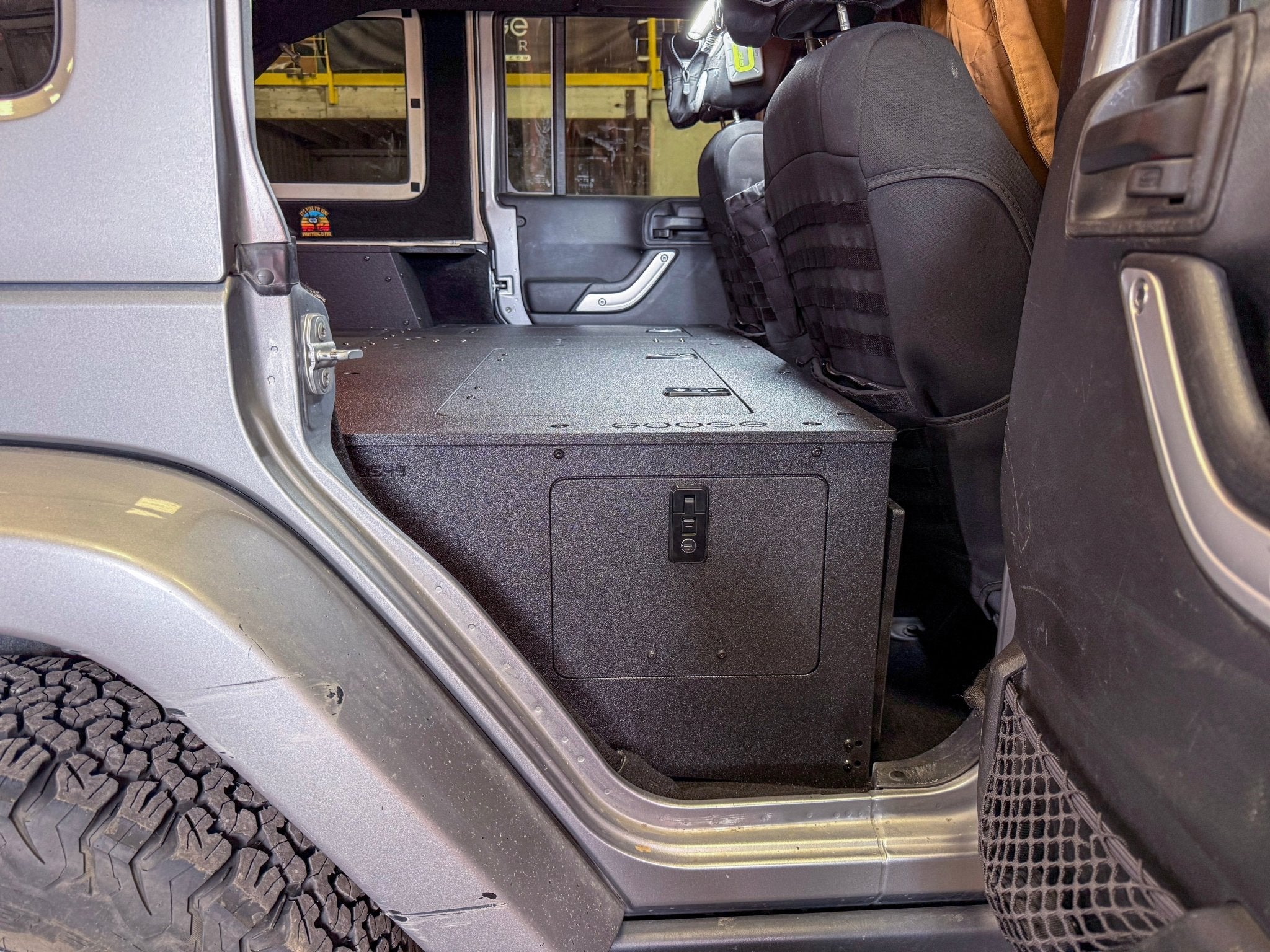 Goose Gear Jeep - Wrangler - 2007 - 2018 - JKU - 4 Door - Explore Series - Seat Delete Plate System - Second Row - Module Based - 8" Module