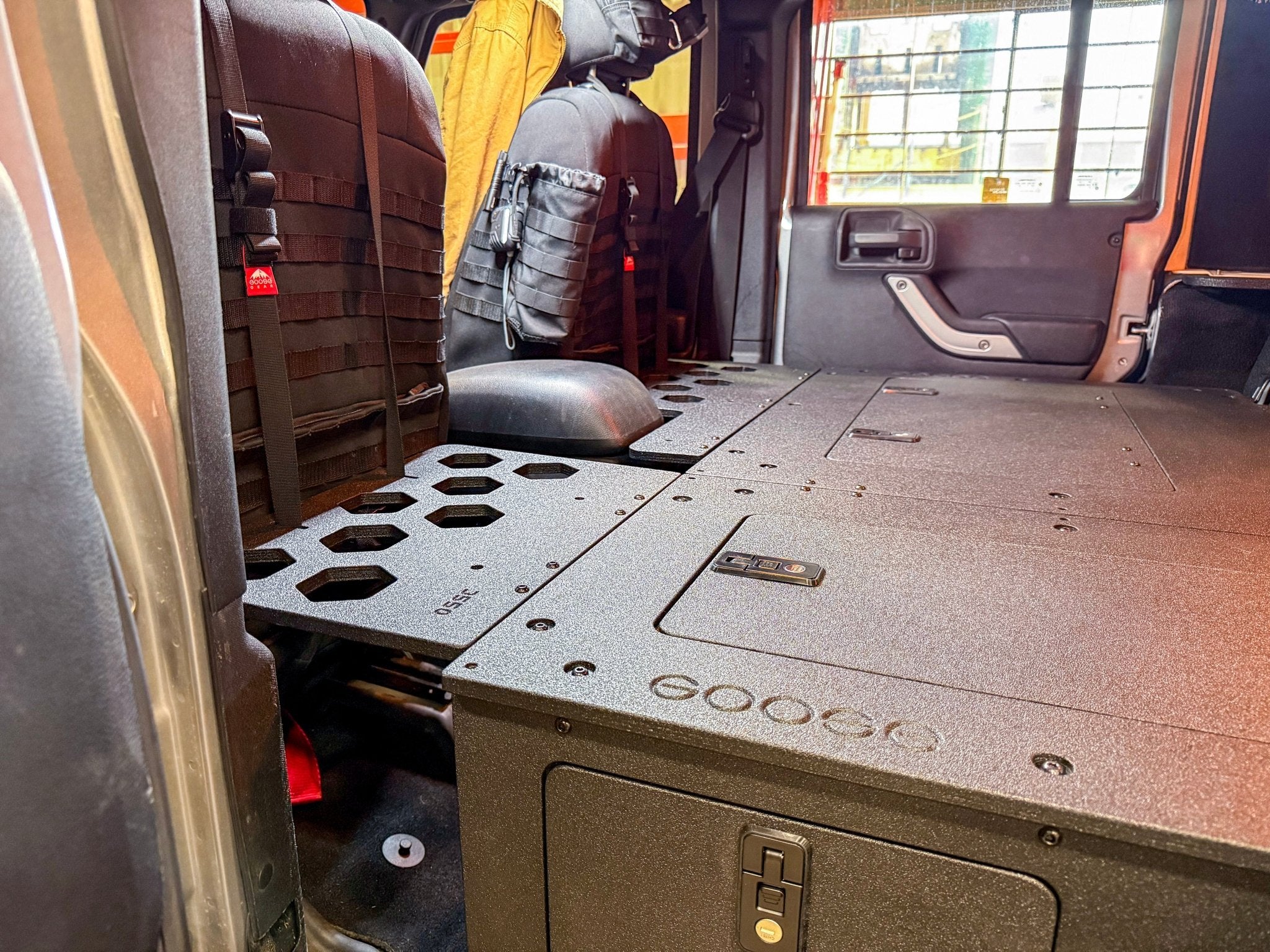 Goose Gear Jeep - Wrangler - 2007 - 2018 - JKU - 4 Door - Explore Series - Seat Delete Plate System - Second Row - Module Based - 8" Module