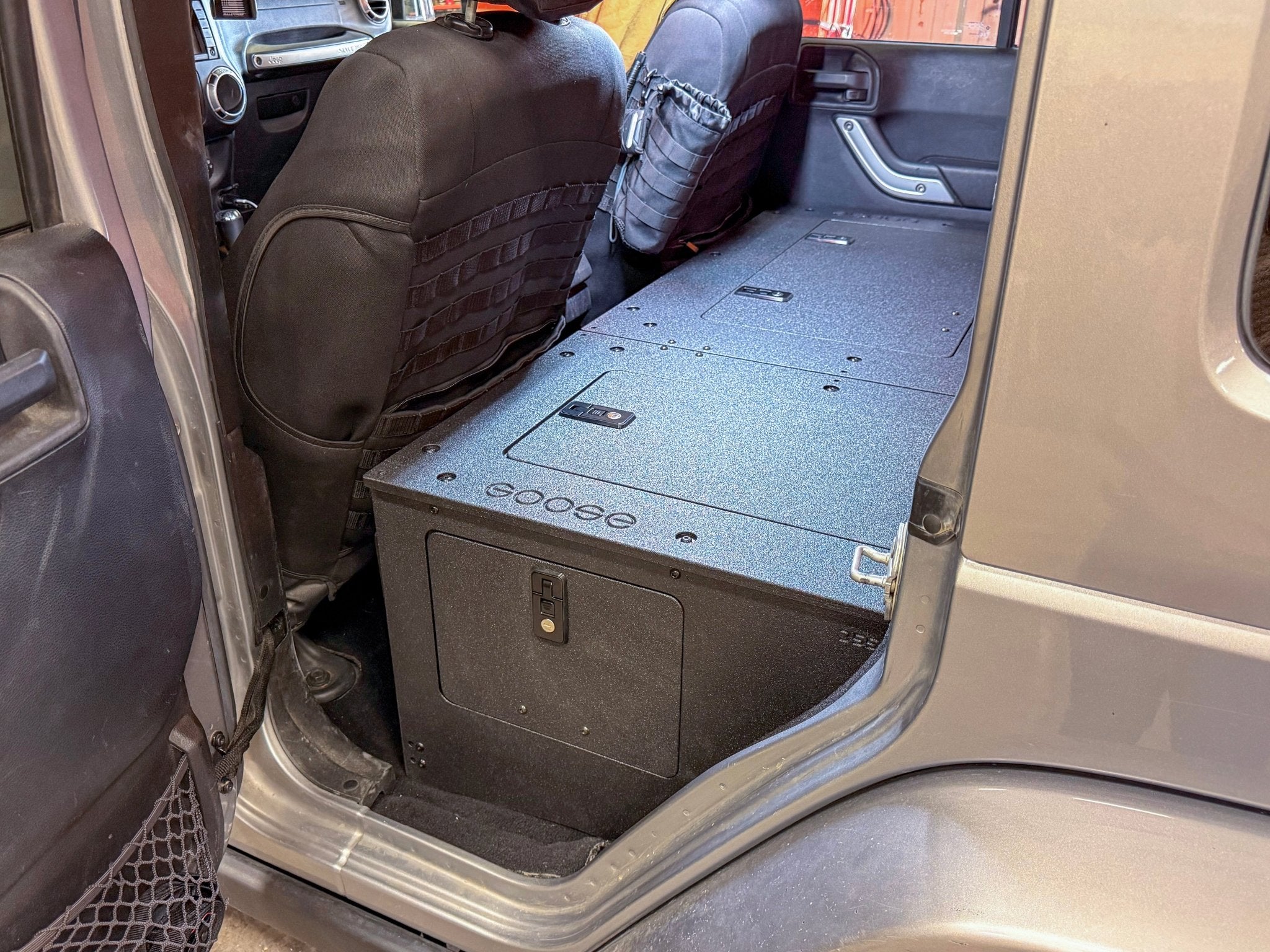 Goose Gear Jeep - Wrangler - 2007 - 2018 - JKU - 4 Door - Explore Series - Seat Delete Plate System - Second Row - Module Based - 8" Module