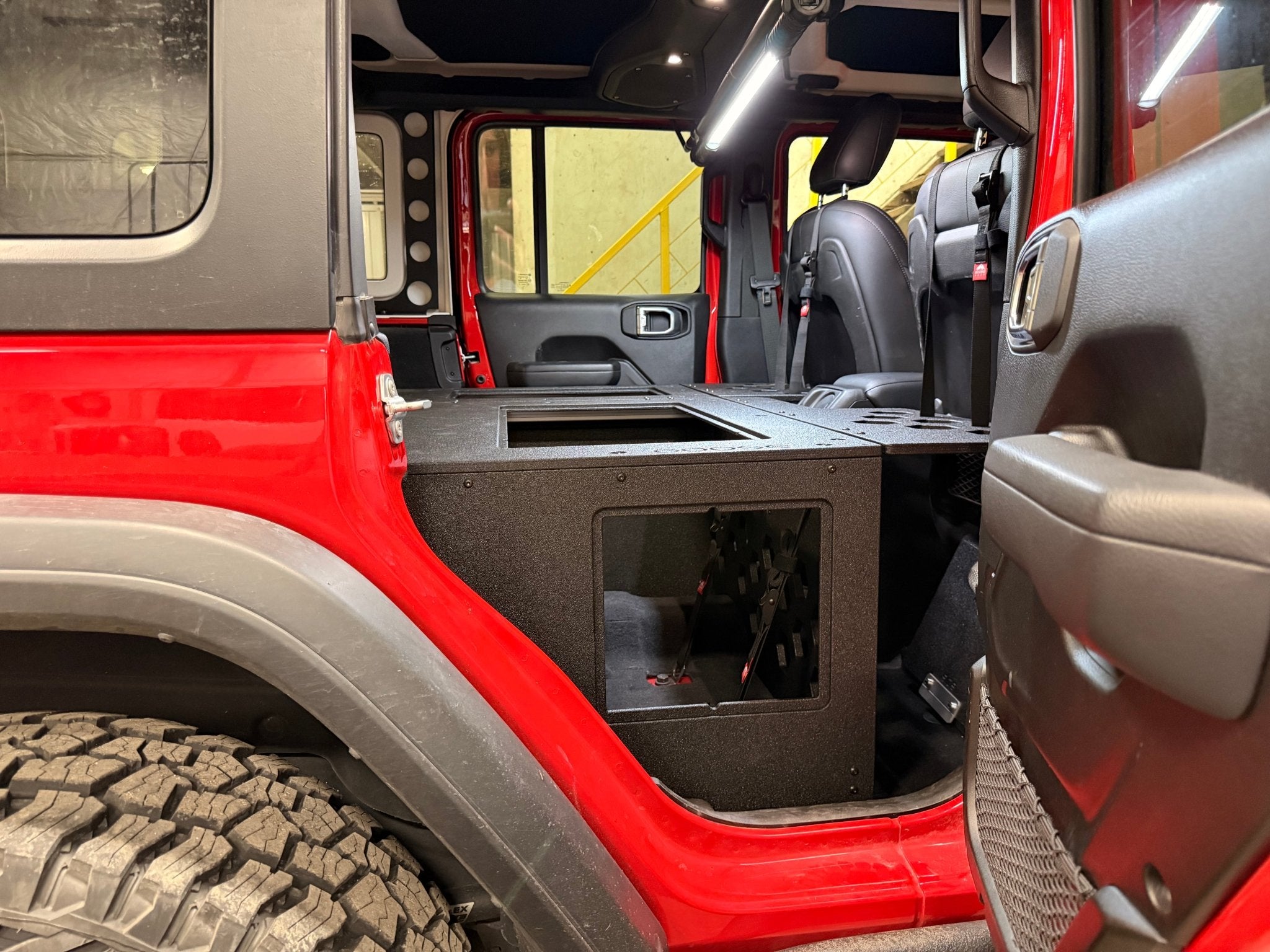 Goose Gear Jeep - Wrangler - 2024 - Present - JLU - 4 Door - Explore Series - Seat Delete Plate System - Second Row - Module Based - 10" Module