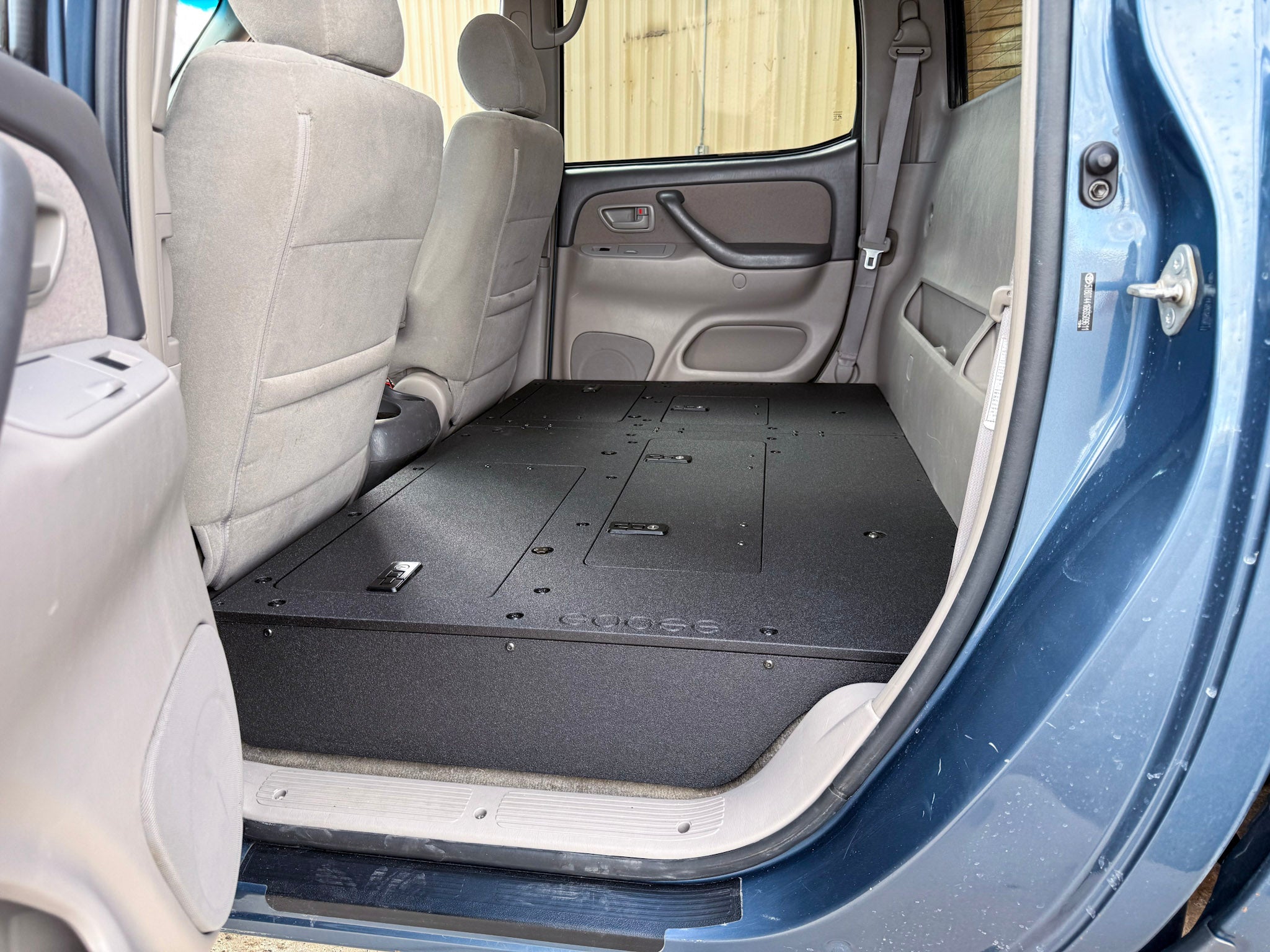 Goose Gear Toyota Tundra - 2000 - 2006 1st Gen - Double Cab - Second Row Seat Delete Plate System