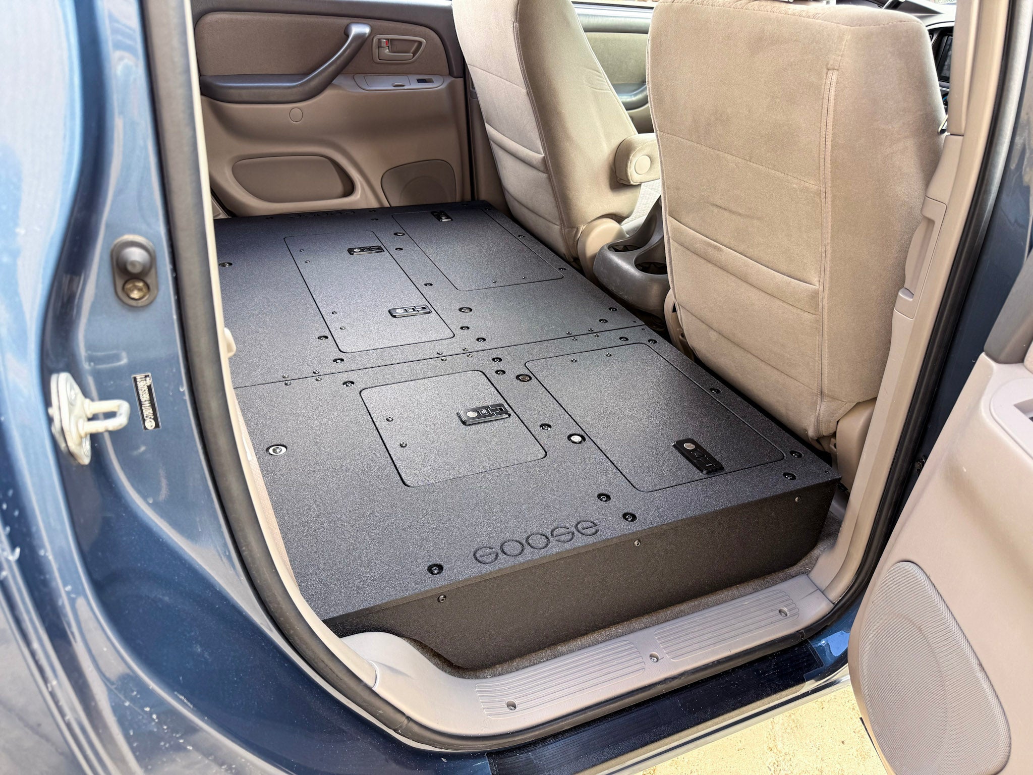 Goose Gear Toyota Tundra - 2000 - 2006 1st Gen - Double Cab - Second Row Seat Delete Plate System