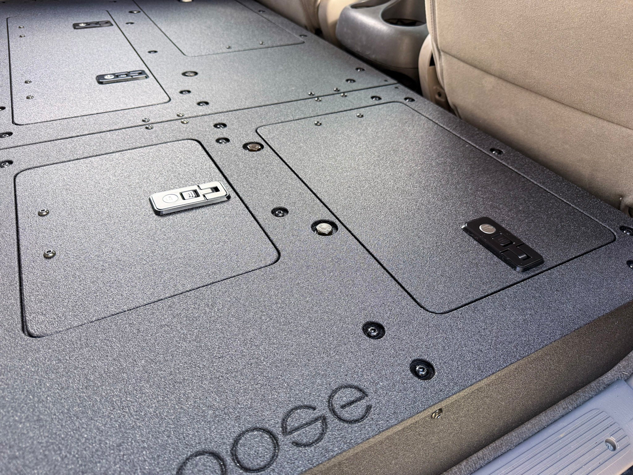 Goose Gear Toyota Tundra - 2000 - 2006 1st Gen - Double Cab - Second Row Seat Delete Plate System