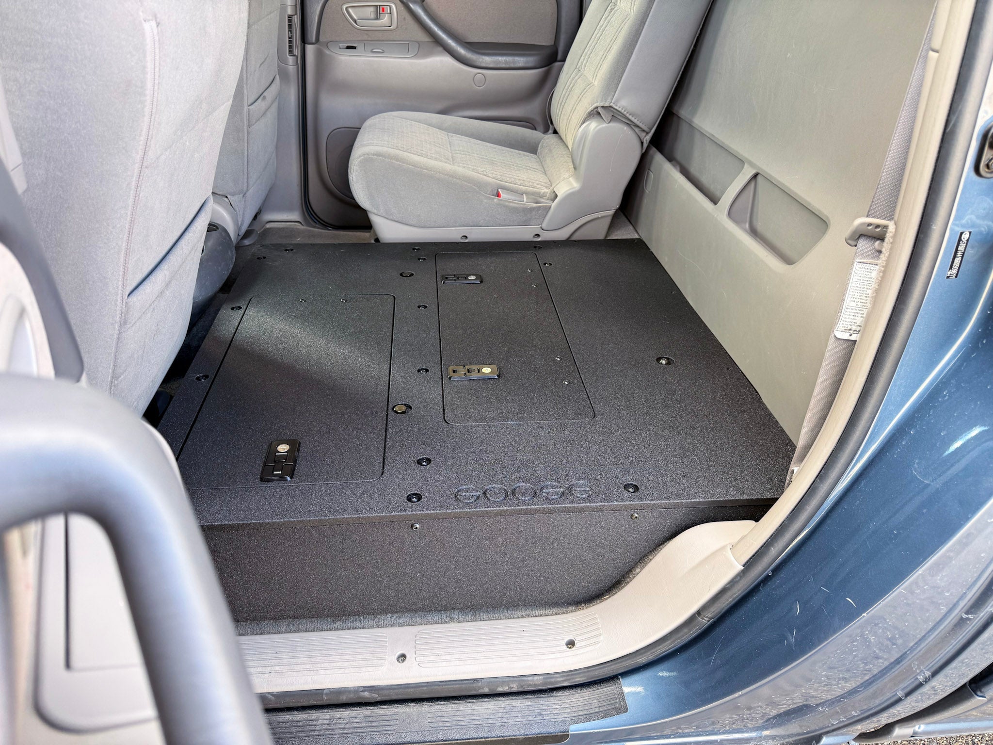 Goose Gear Toyota Tundra - 2000 - 2006 1st Gen - Double Cab - Second Row Seat Delete Plate System