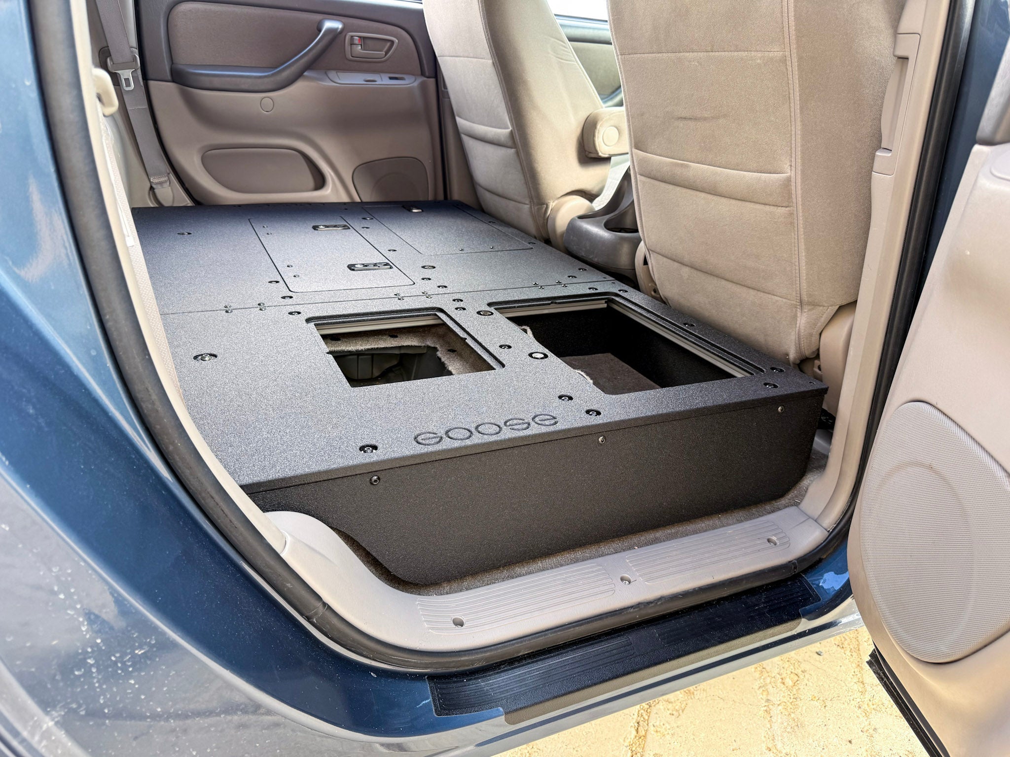 Goose Gear Toyota Tundra - 2000 - 2006 1st Gen - Double Cab - Second Row Seat Delete Plate System