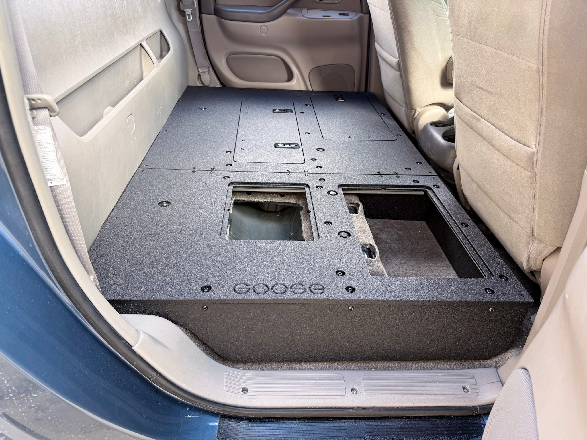Goose Gear Toyota Tundra - 2000 - 2006 1st Gen - Double Cab - Second Row Seat Delete Plate System