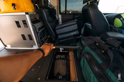 Goose Gear Jeep Wrangler 2007-2018 JKU 4 Door - Second Row Seat Delete Plate System