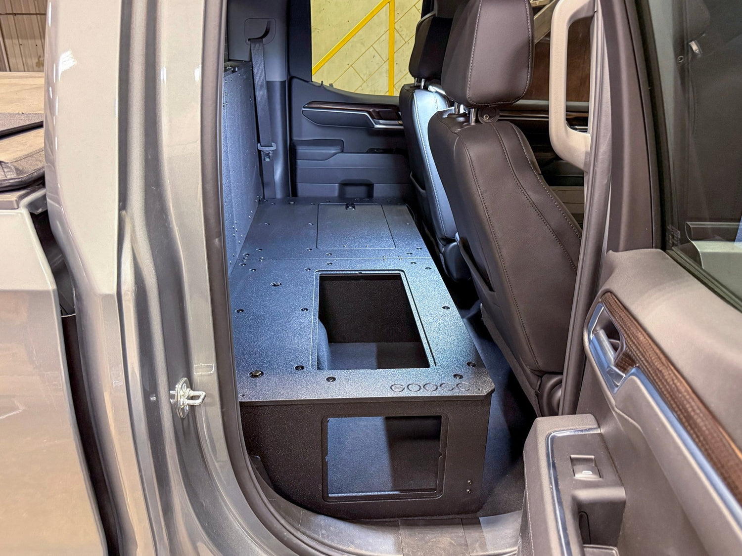 Goose Gear CHEVROLET - SILVERADO - 2019 - PRESENT - 4TH GEN - DOUBLE CAB - EXPLORE SERIES - SECOND ROW DELETE PLATE SYSTEM - 100%