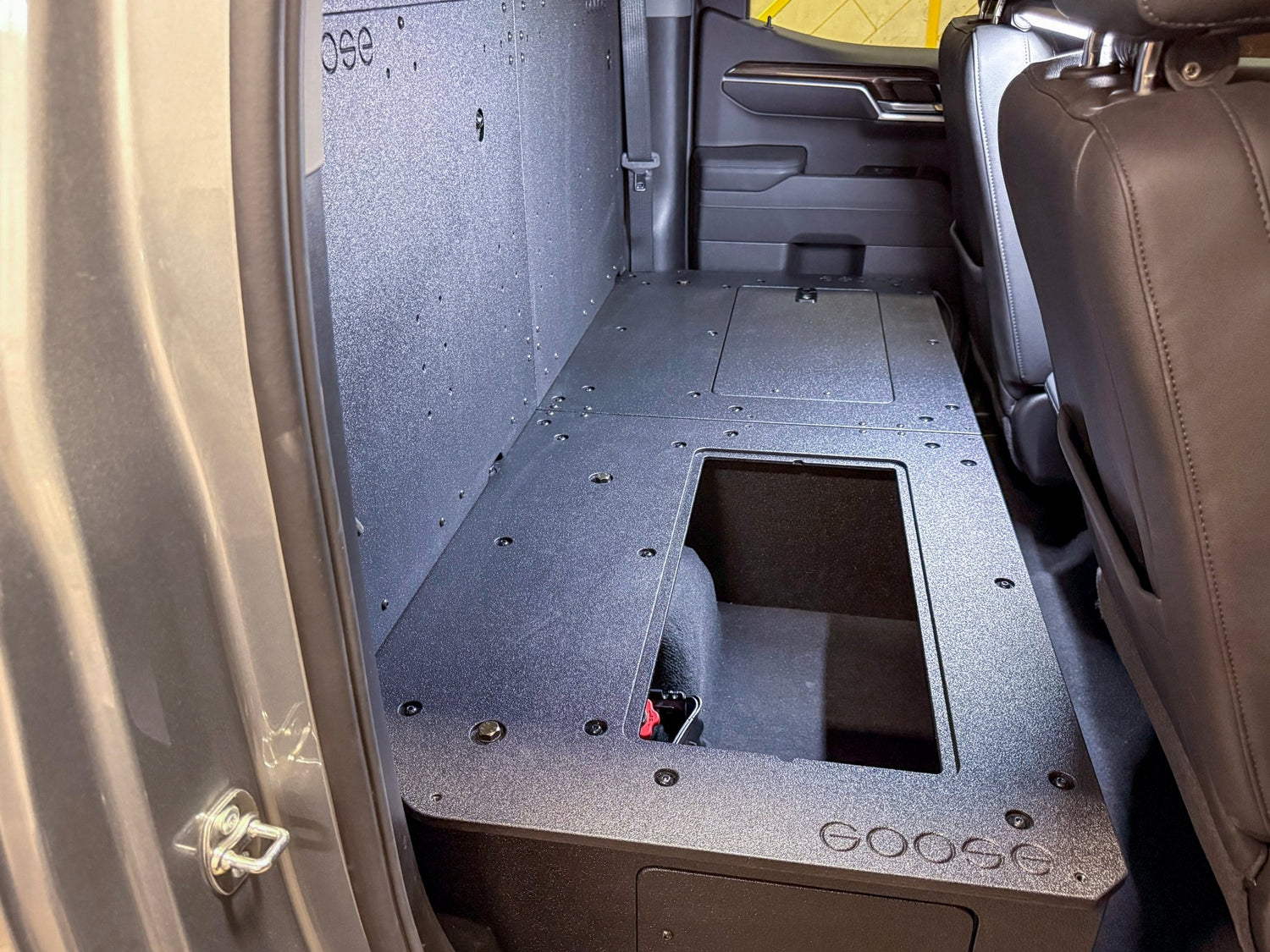 Goose Gear CHEVROLET - SILVERADO - 2019 - PRESENT - 4TH GEN - DOUBLE CAB - EXPLORE SERIES - SECOND ROW DELETE PLATE SYSTEM - 100%