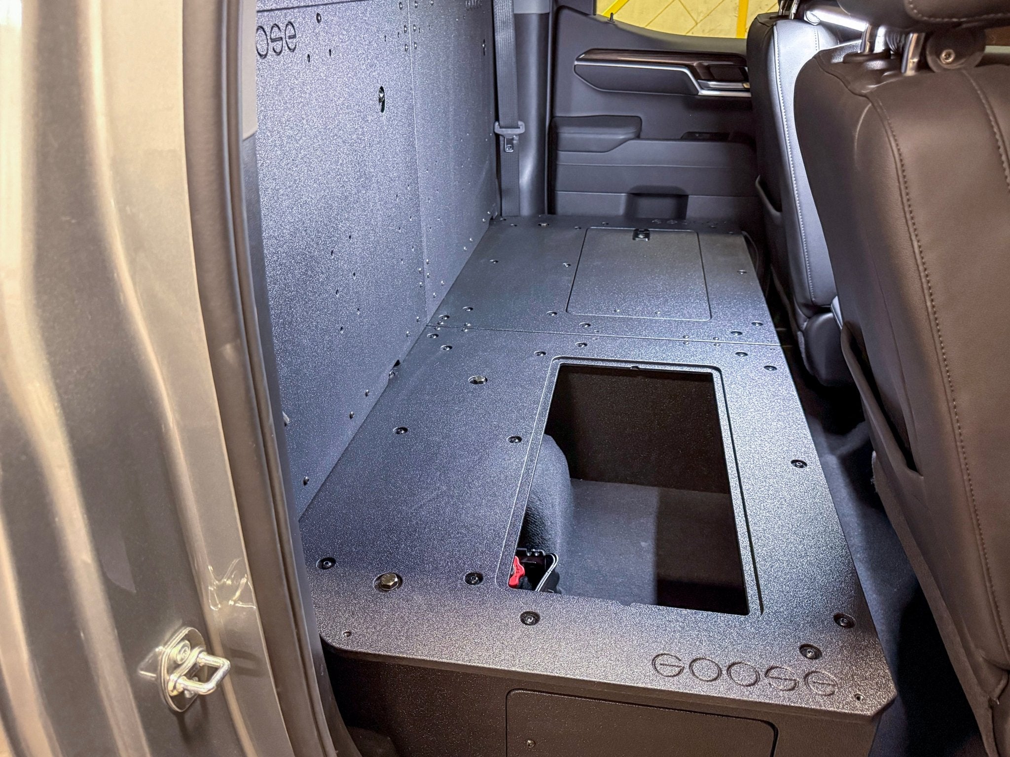 Goose Gear CHEVROLET - SILVERADO - 2019 - PRESENT - 4TH GEN - DOUBLE CAB - EXPLORE SERIES - SECOND ROW DELETE PLATE SYSTEM - 100%