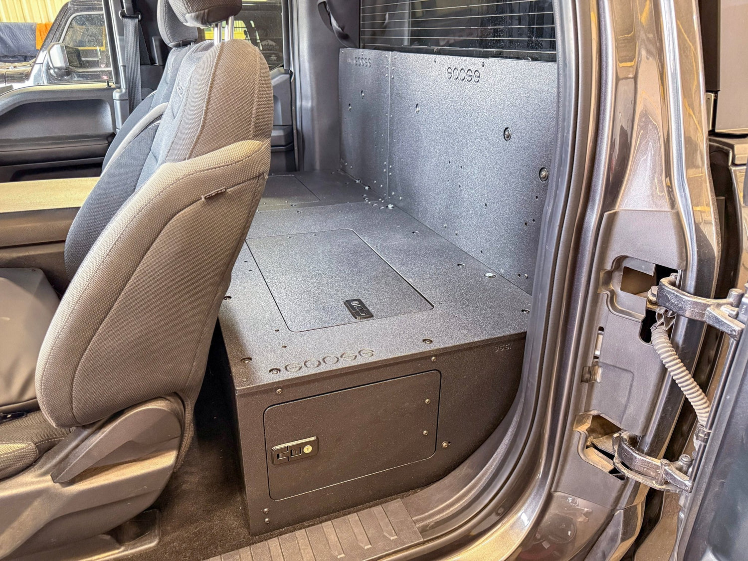 Goose Gear Ford - F - 150 - 2015 - Present - 13th &amp; 14th Gen - Explore Series - SuperCab - Second Row - HIGH Seat Delete Plate System - Without Subwoofer