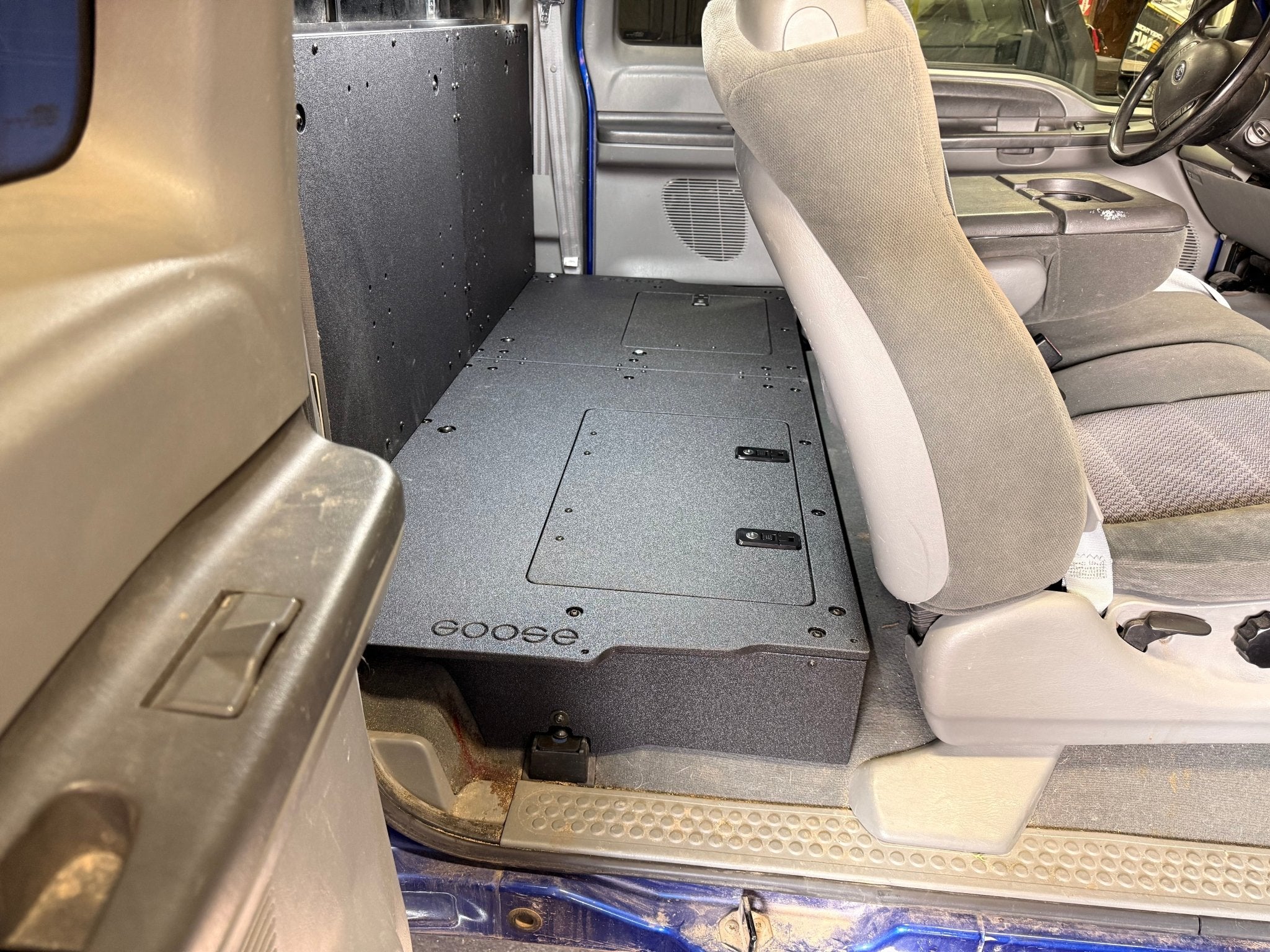 Goose Gear Ford - F250 - 350 - 1999 - 2007 - 1st Gen - Super Cab - Explore Series - Second Row Seat Delete - 100%