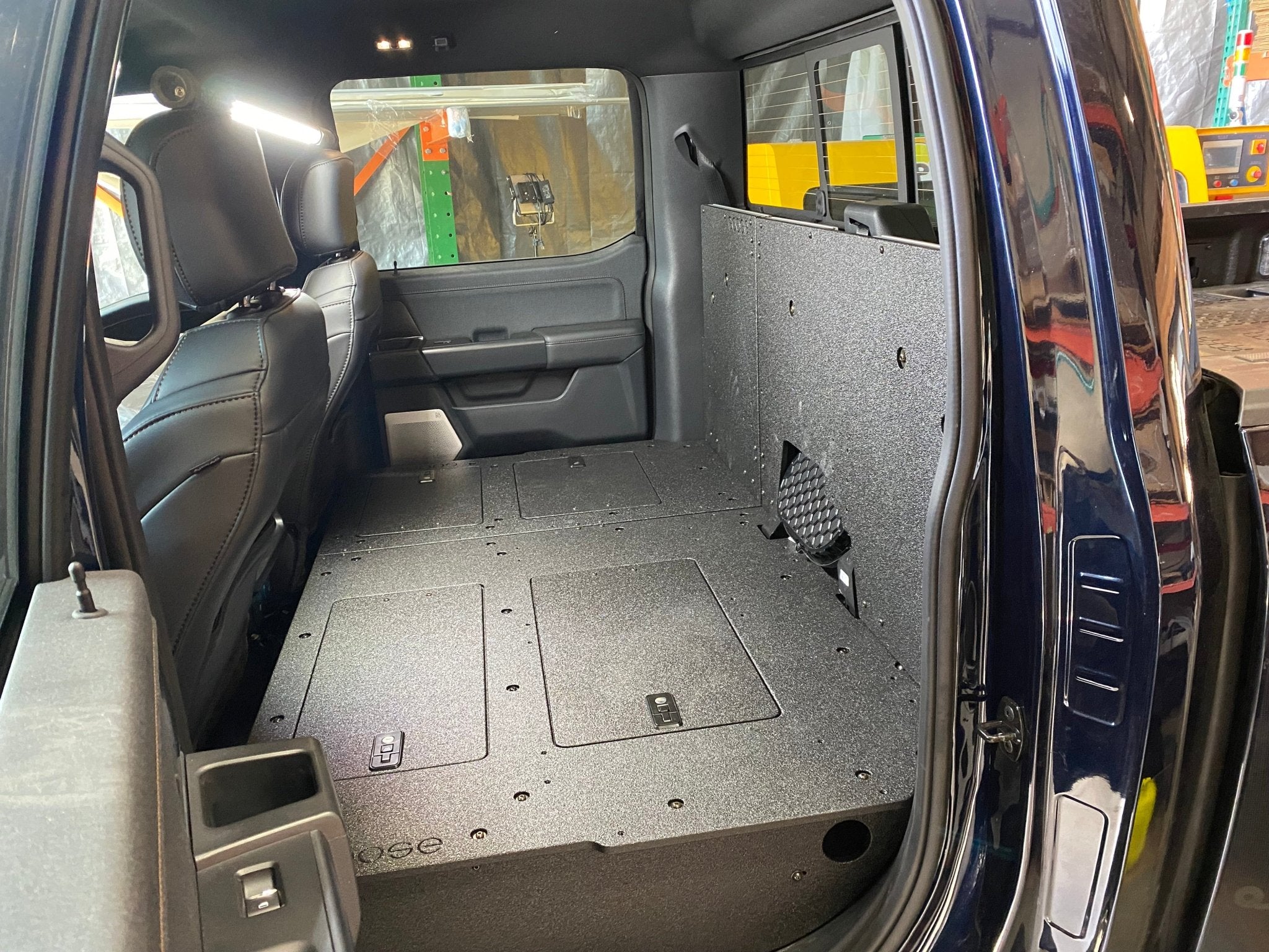 Goose Gear Ford Super Duty F250 - F550 2017 - Present 4th &amp; 5th Gen. Crew Cab - Second Row Seat Delete Plate System