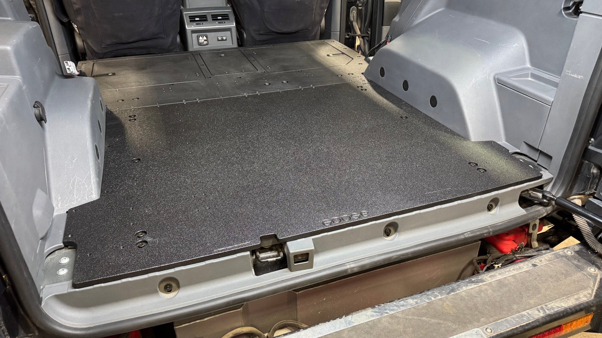 Goose Gear Ineos - Grenadier - 2024 - Present - 1st Gen - Venture Series - RCI Rear Plate System