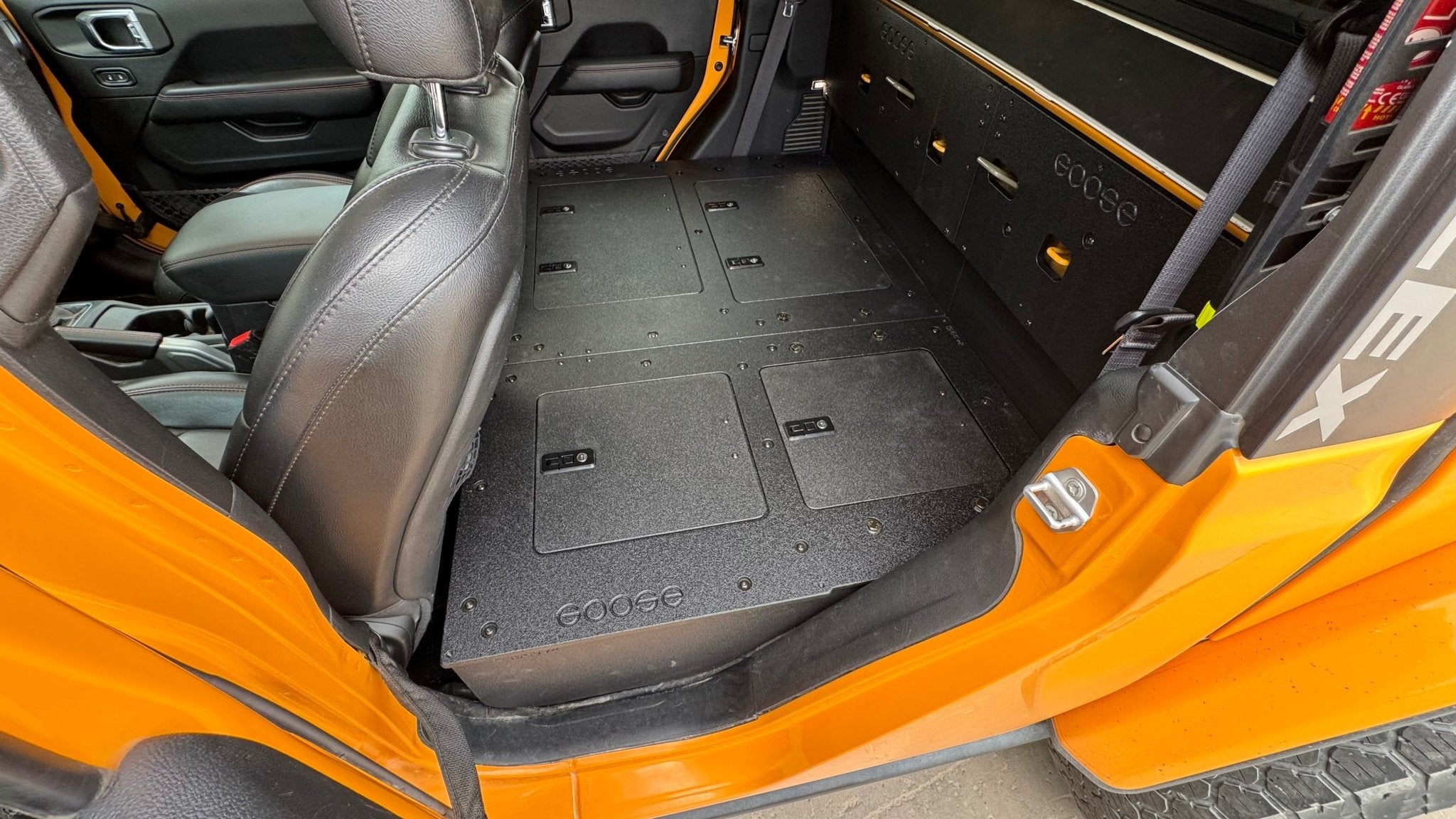 Goose Gear Jeep Gladiator 2019 - Present JT 4 Door - Second Row Seat Delete Plate System - High Platform