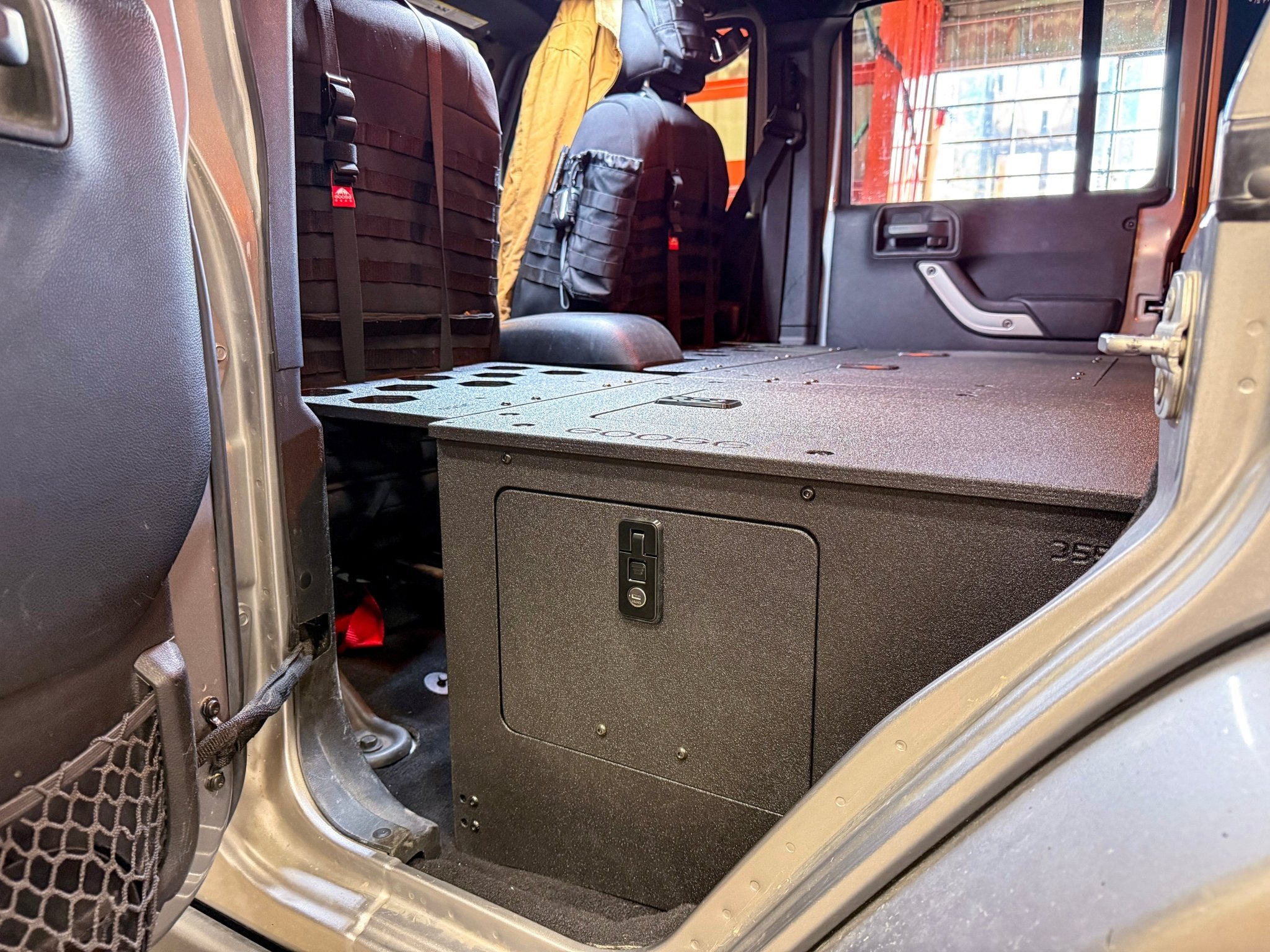 Goose Gear Jeep - Wrangler - 2007 - 2018 - JKU - 4 Door - Explore Series - Seat Delete Plate System - Second Row - Module Based - 8" Module