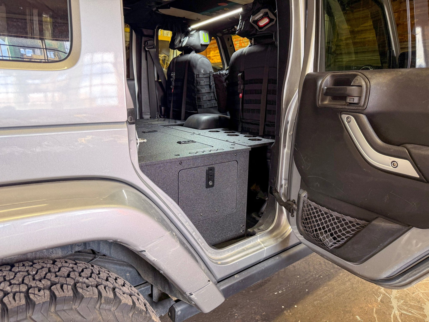 Goose Gear Jeep - Wrangler - 2007 - 2018 - JKU - 4 Door - Explore Series - Seat Delete Plate System - Second Row - Module Based - 8" Module