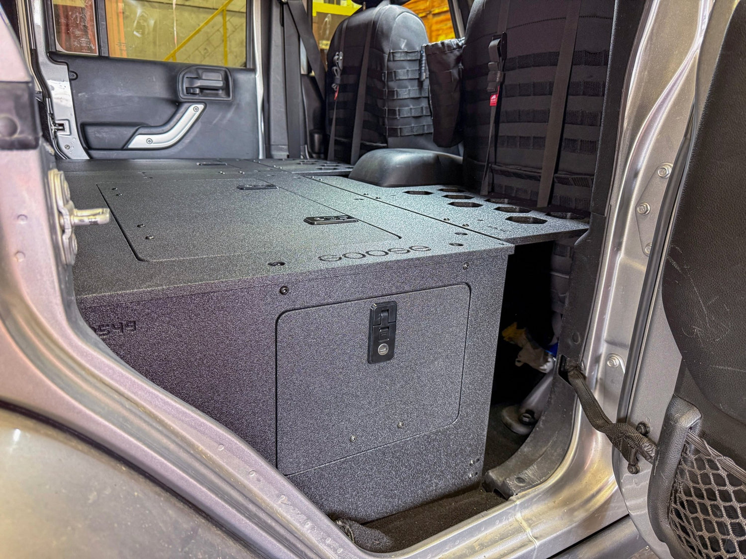 Goose Gear Jeep - Wrangler - 2007 - 2018 - JKU - 4 Door - Explore Series - Seat Delete Plate System - Second Row - Module Based - 8" Module