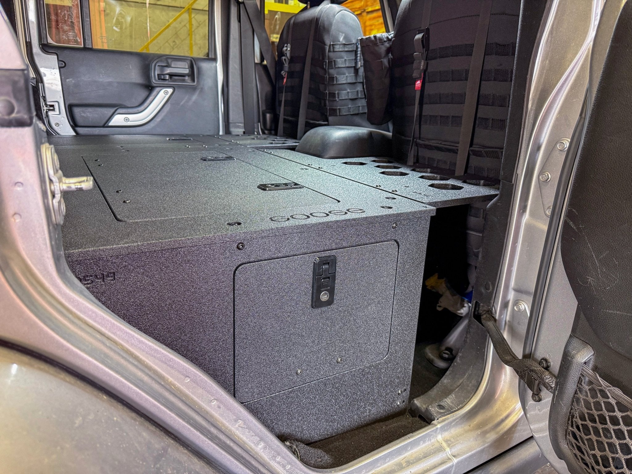Goose Gear Jeep - Wrangler - 2007 - 2018 - JKU - 4 Door - Explore Series - Seat Delete Plate System - Second Row - Module Based - 8" Module
