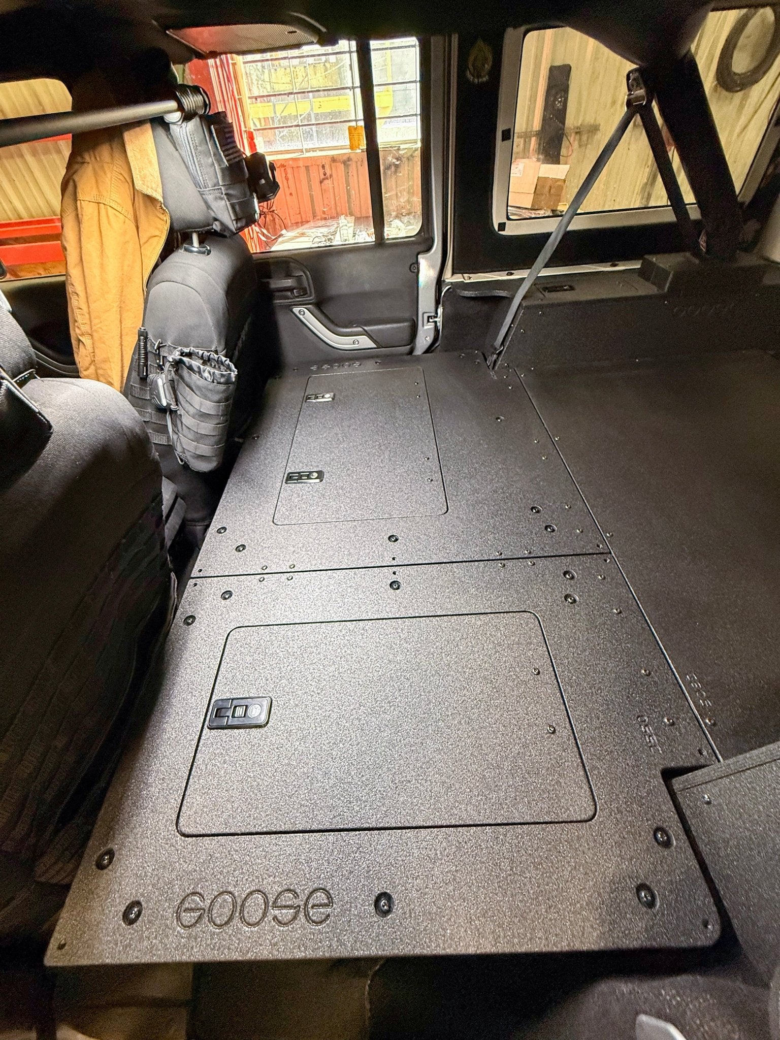 Goose Gear Jeep - Wrangler - 2007 - 2018 - JKU - 4 Door - Explore Series - Seat Delete Plate System - Second Row - Module Based - 8" Module