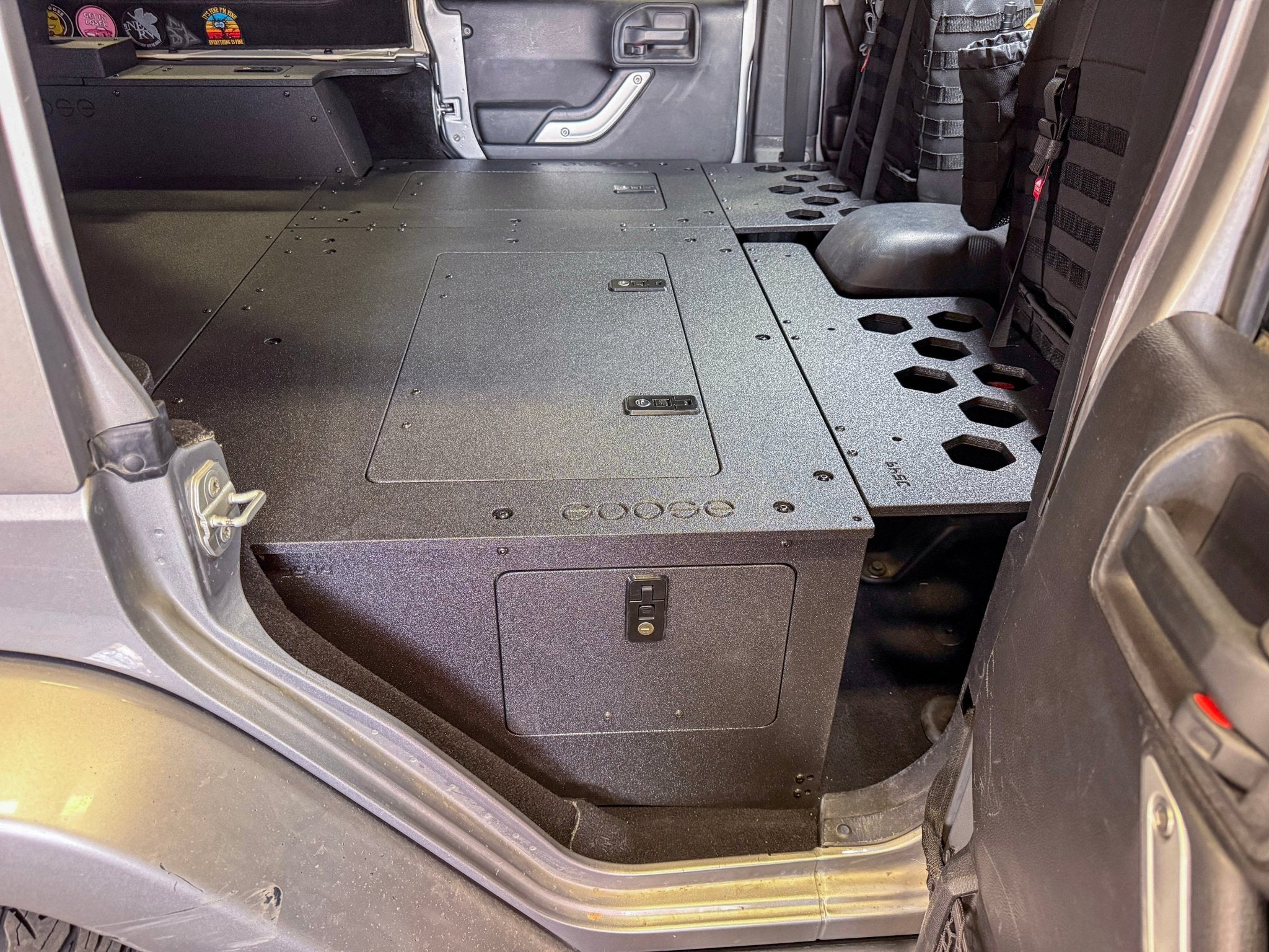 Goose Gear Jeep - Wrangler - 2007 - 2018 - JKU - 4 Door - Explore Series - Seat Delete Plate System - Second Row - Module Based - 8" Module