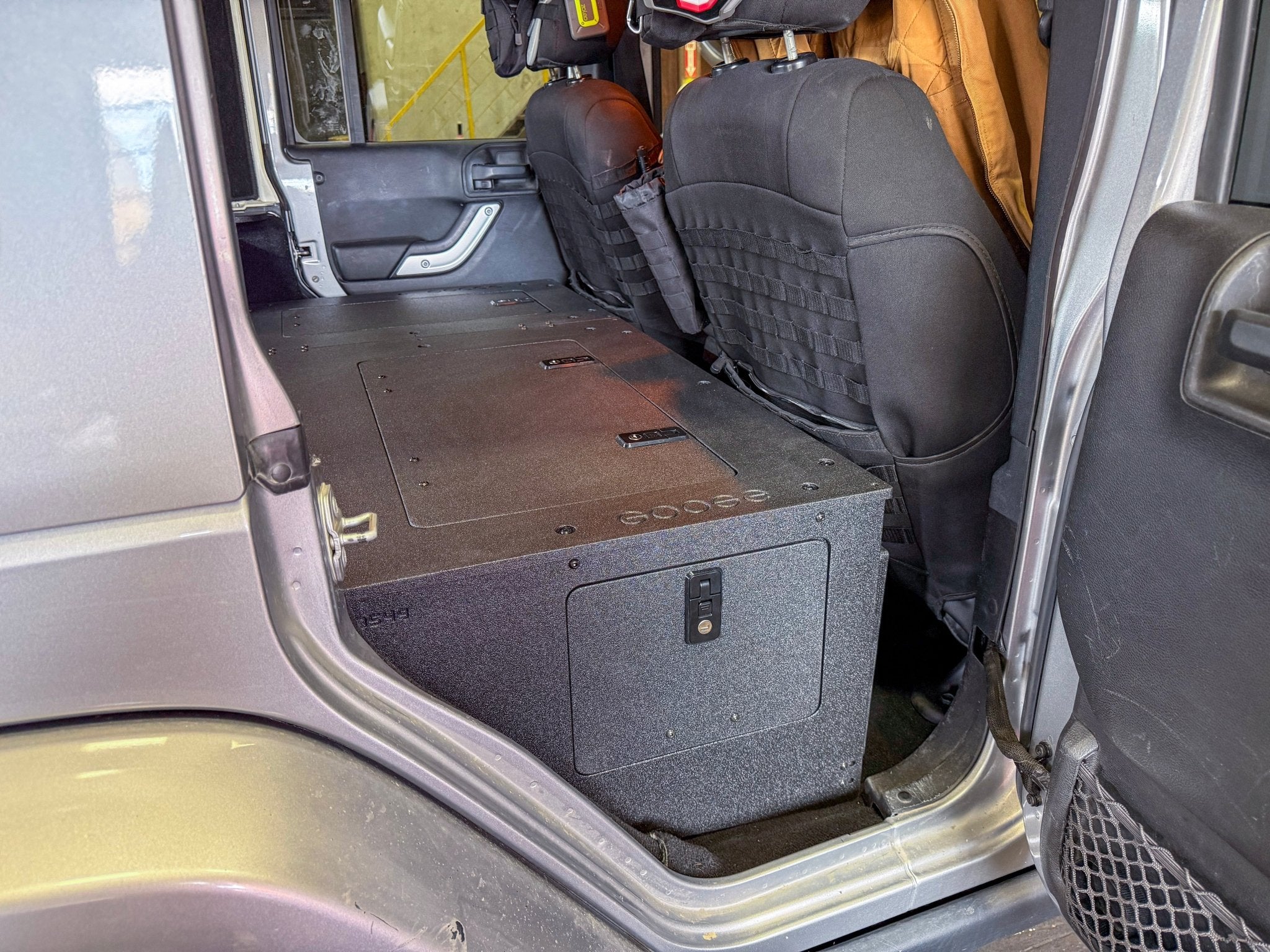 Goose Gear Jeep - Wrangler - 2007 - 2018 - JKU - 4 Door - Explore Series - Seat Delete Plate System - Second Row - Module Based - 8" Module