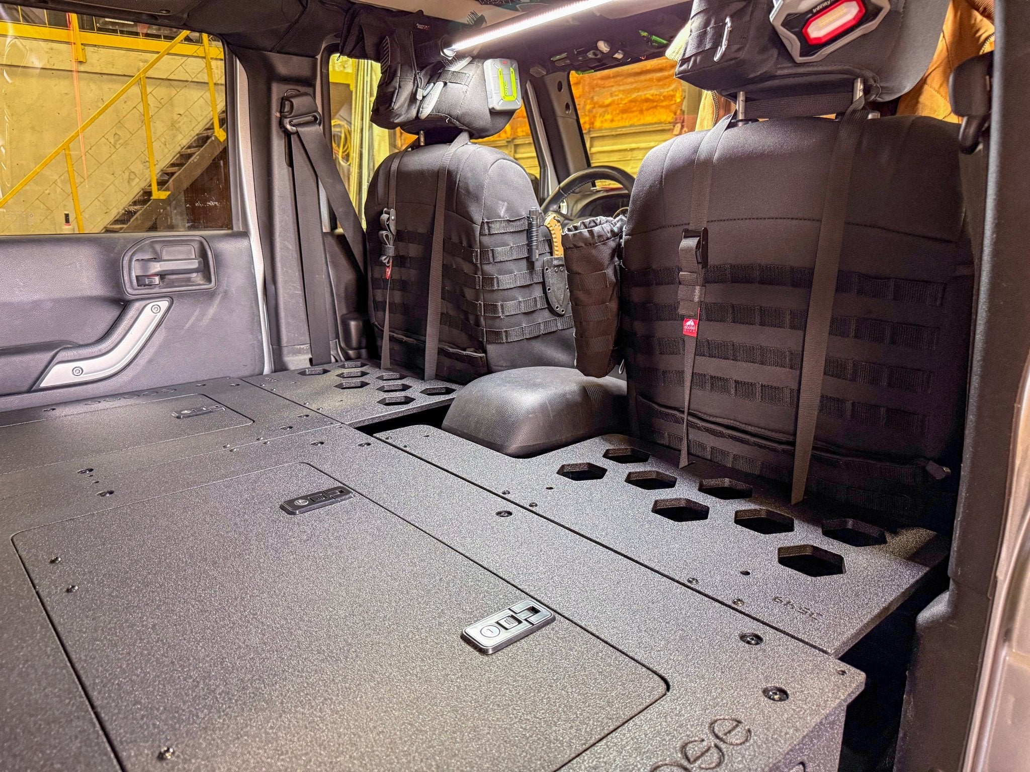Goose Gear Jeep - Wrangler - 2007 - 2018 - JKU - 4 Door - Explore Series - Seat Delete Plate System - Second Row - Module Based - 8" Module