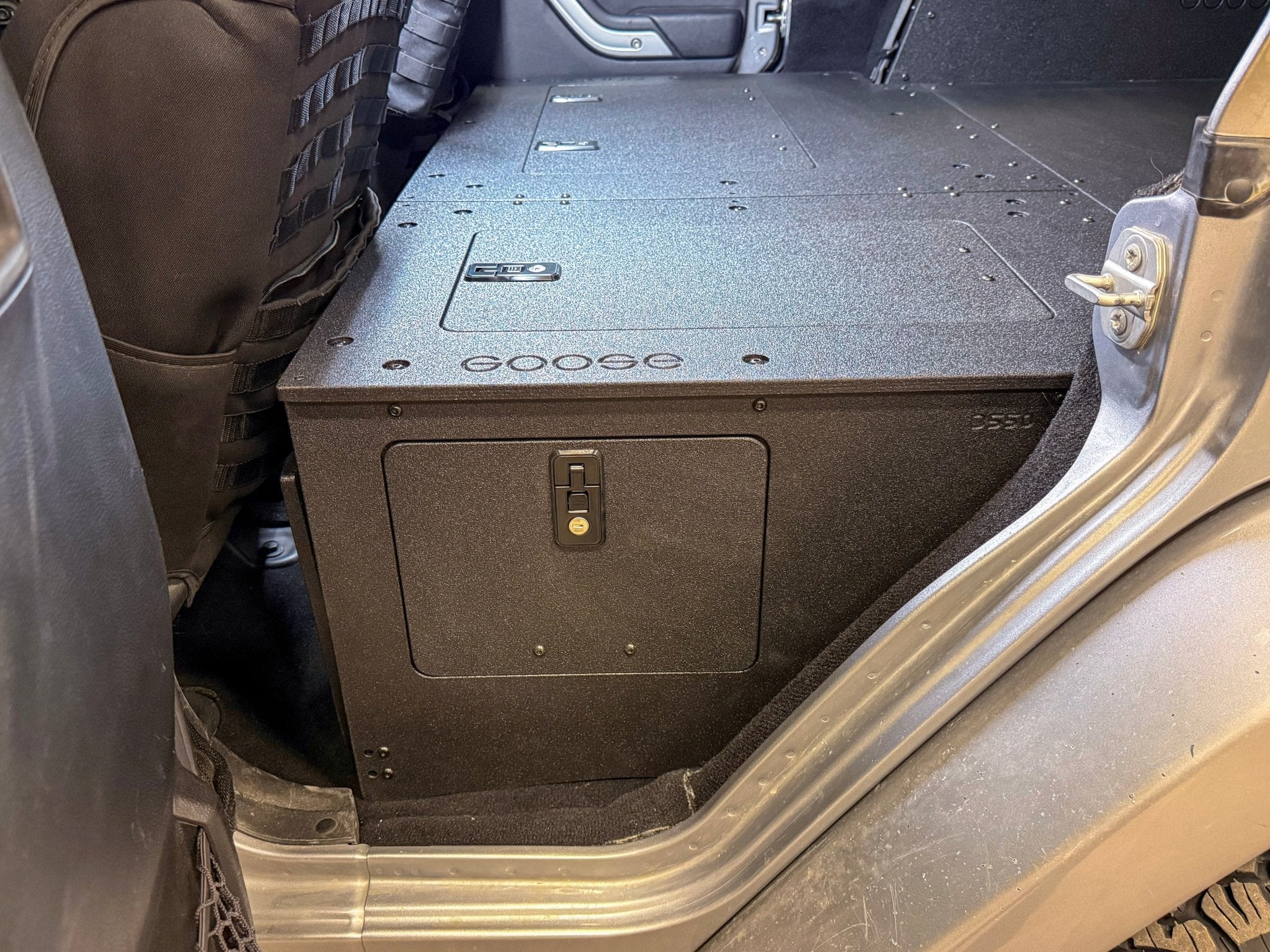 Goose Gear Jeep - Wrangler - 2007 - 2018 - JKU - 4 Door - Explore Series - Seat Delete Plate System - Second Row - Module Based - 8" Module