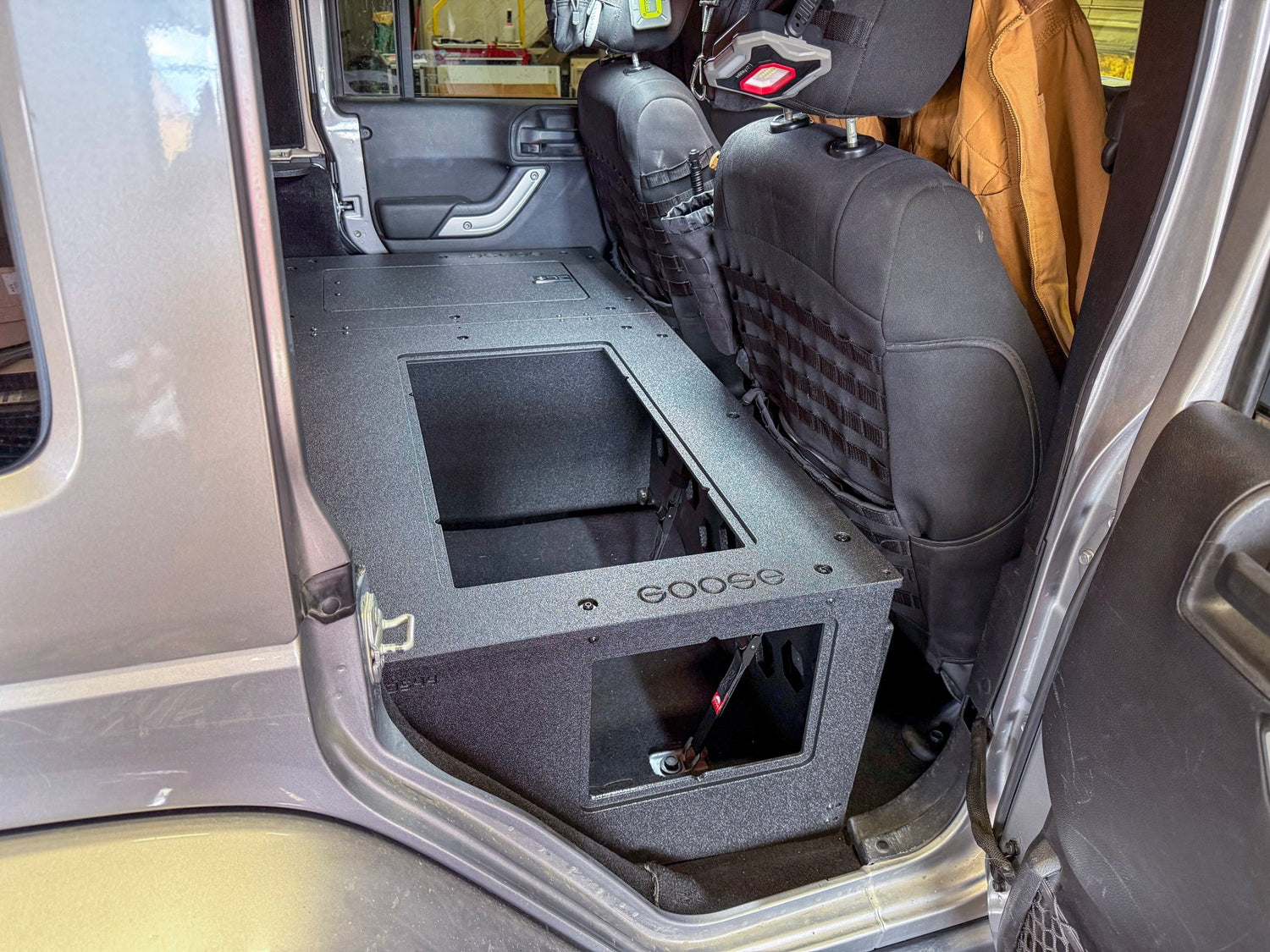 Goose Gear Jeep - Wrangler - 2007 - 2018 - JKU - 4 Door - Explore Series - Seat Delete Plate System - Second Row - Module Based - 8" Module
