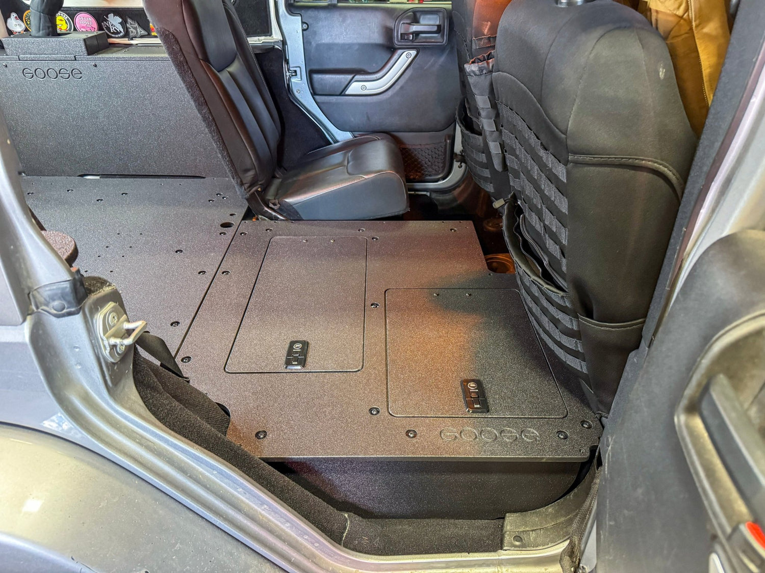 Goose Gear Jeep Wrangler 2007 - 2018 JKU 4 Door - Second Row Seat Delete Plate System - V2