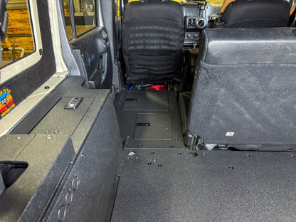 Goose Gear Jeep Wrangler 2007 - 2018 JKU 4 Door - Second Row Seat Delete Plate System - V2