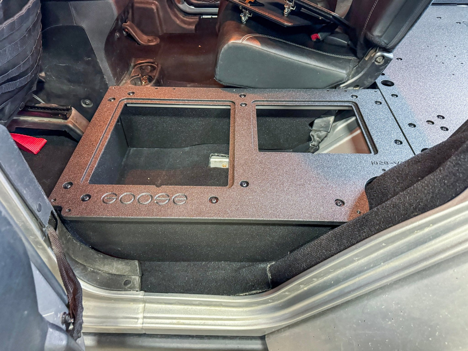 Goose Gear Jeep Wrangler 2007 - 2018 JKU 4 Door - Second Row Seat Delete Plate System - V2