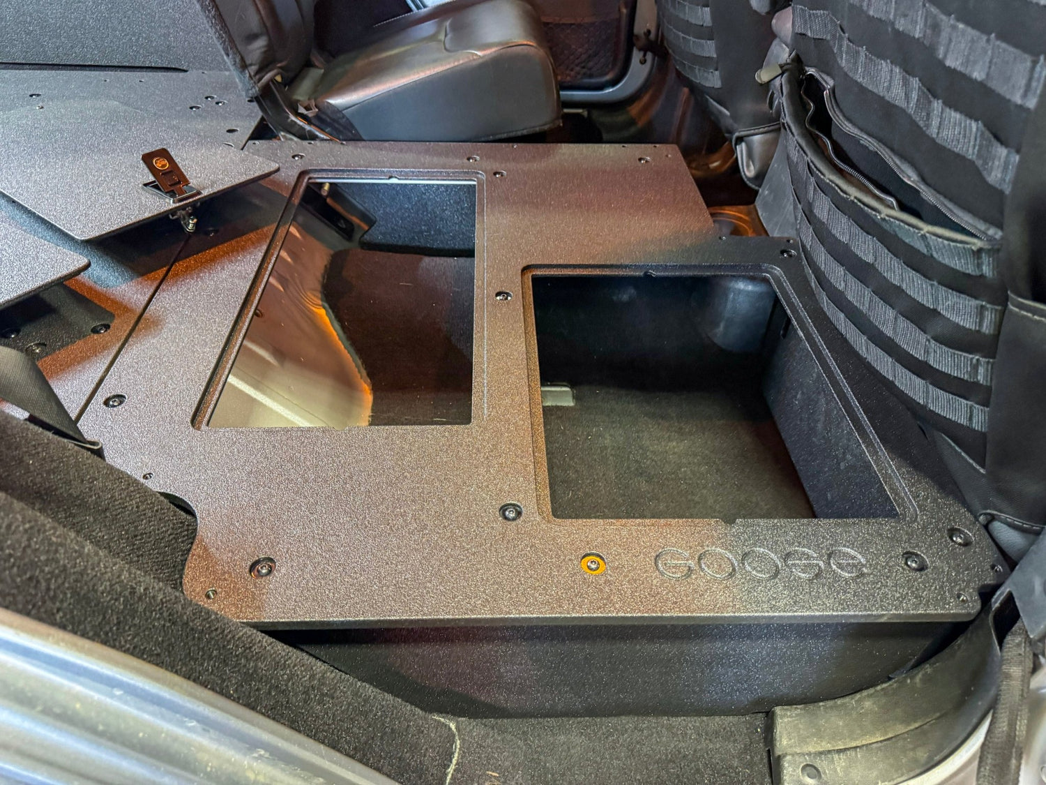 Goose Gear Jeep Wrangler 2007 - 2018 JKU 4 Door - Second Row Seat Delete Plate System - V2