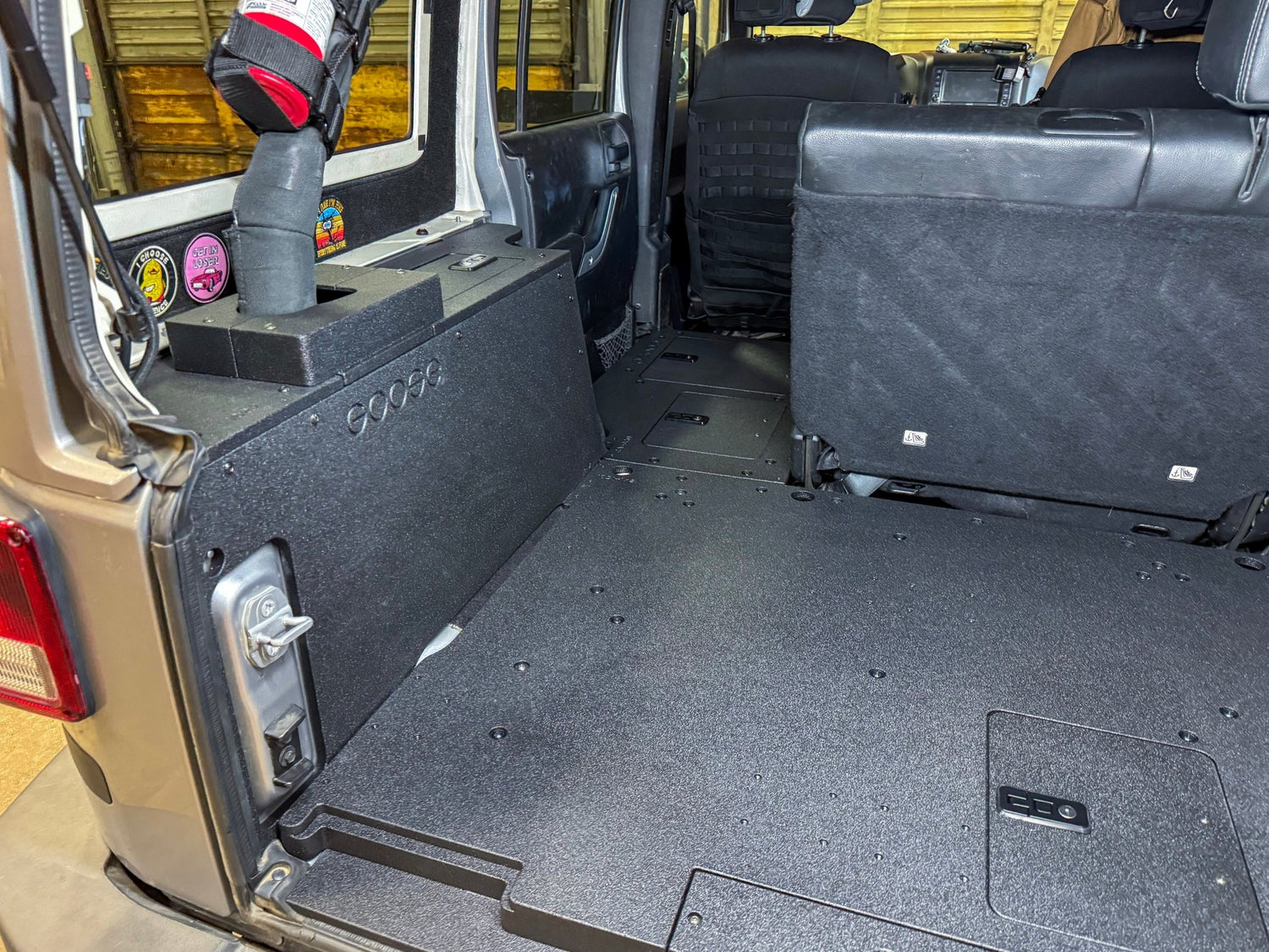 Goose Gear Jeep Wrangler 2007 - 2018 JKU 4 Door - Second Row Seat Delete Plate System - V2