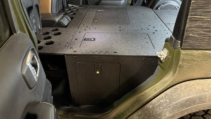 Goose Gear Jeep Wrangler 2018 - Present JLU 4 Door - Second Row Seat Delete Plate System - 8&quot; or 10&quot; Module Based