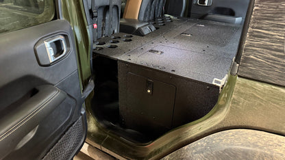 Goose Gear Jeep Wrangler 2018 - Present JLU 4 Door - Second Row Seat Delete Plate System - 8&quot; or 10&quot; Module Based
