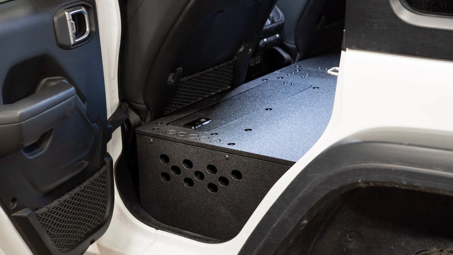 Goose Gear Jeep - Wrangler - 2021-Present - JLU 4xe - Explore Series - 100% Seat Delete - 3" Module Based