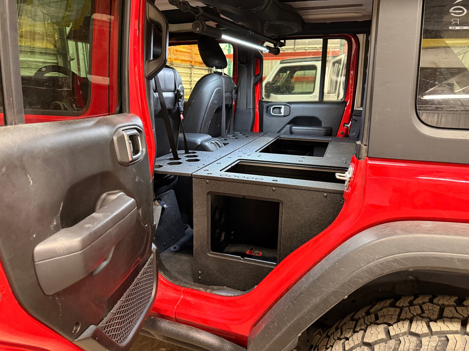 Goose Gear Jeep - Wrangler - 2024 - Present - JLU - 4 Door - Explore Series - Seat Delete Plate System - Second Row - Module Based - 10" Module