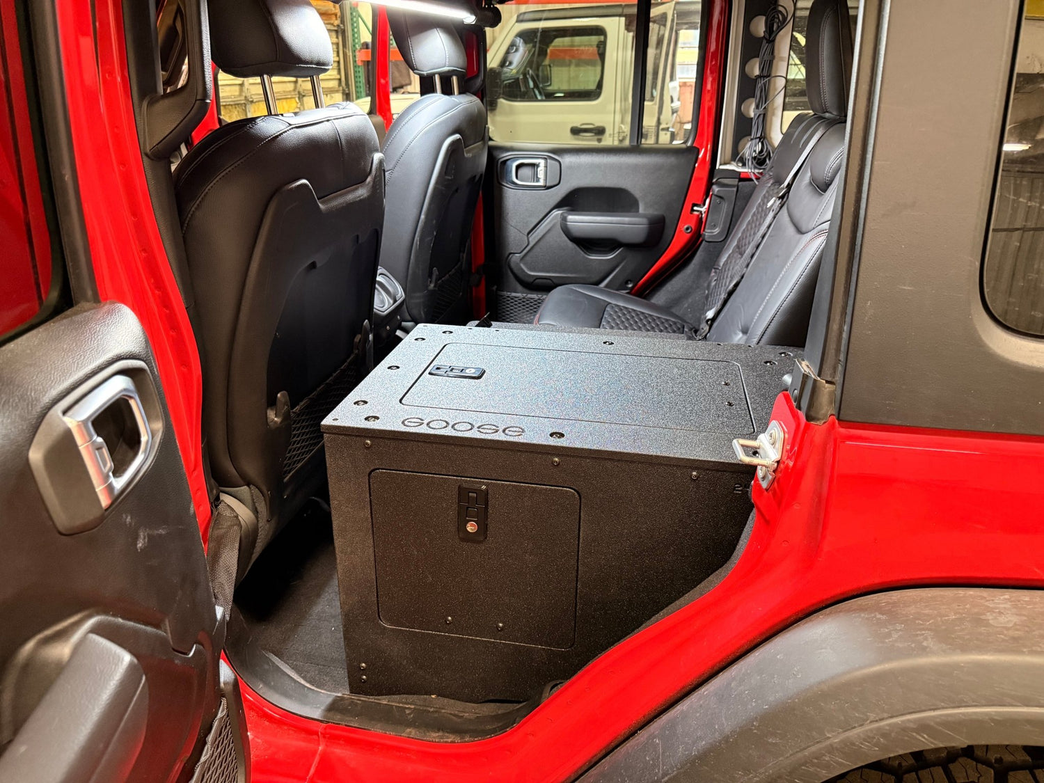 Goose Gear Jeep - Wrangler - 2024 - Present - JLU - 4 Door - Explore Series - Seat Delete Plate System - Second Row - Module Based - 10" Module