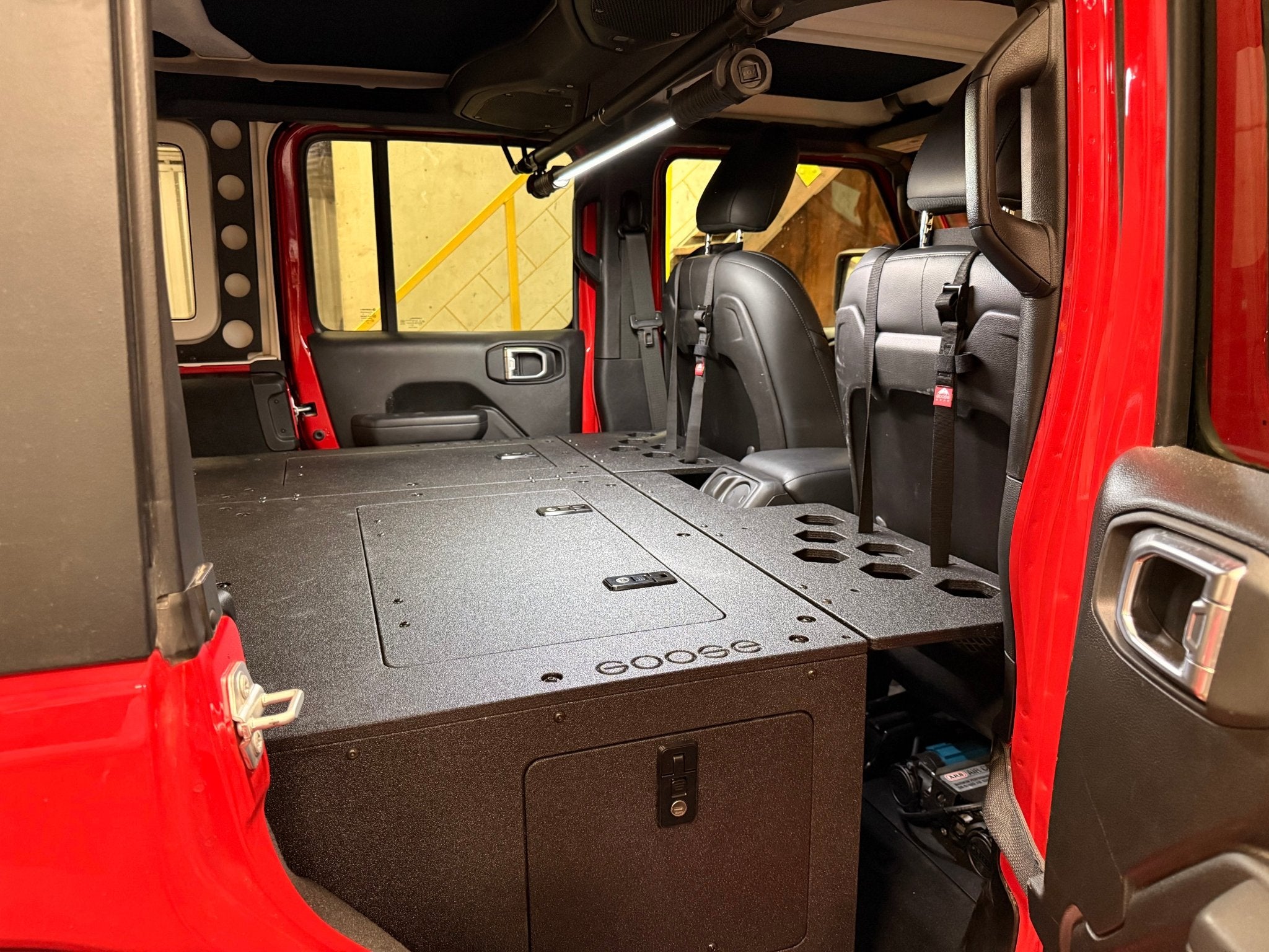 Goose Gear Jeep - Wrangler - 2024 - Present - JLU - 4 Door - Explore Series - Seat Delete Plate System - Second Row - Module Based - 10" Module