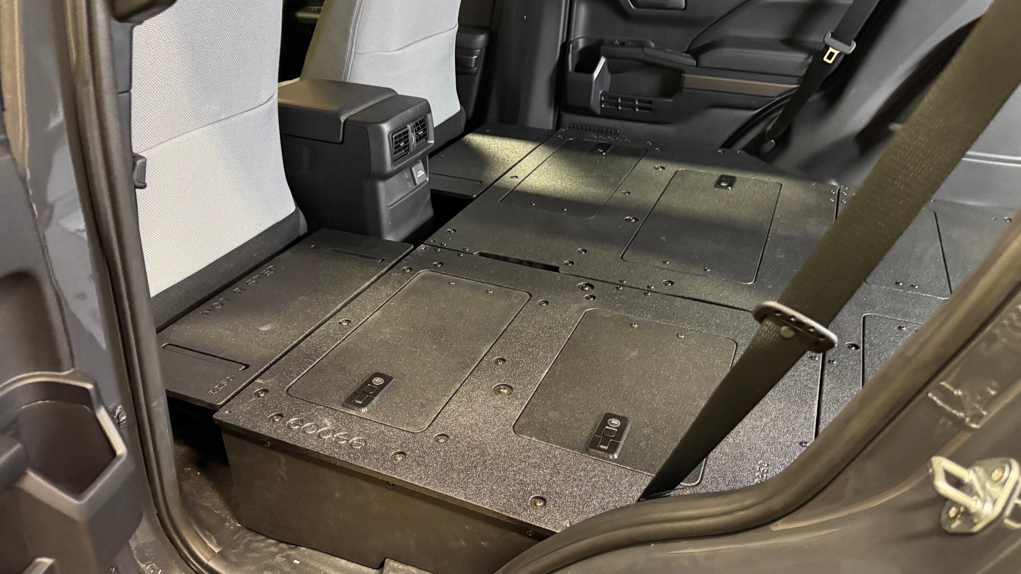 Goose Gear Toyota - 4Runner - 2025 - Present - 6th Gen - Explore Series - Seat Delete Plate System - Plate Based - Non - Hybrid - Non - Third Row Vehicles