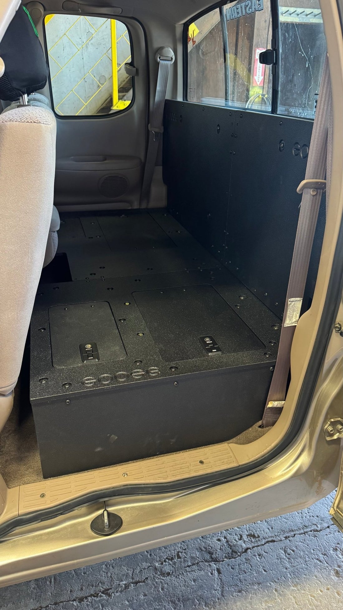 Goose Gear Toyota - Tundra - 2000 - 2006 - 1st Gen - Access Cab - Explore Series - Seat Delete Plate System - Second Row - 100%