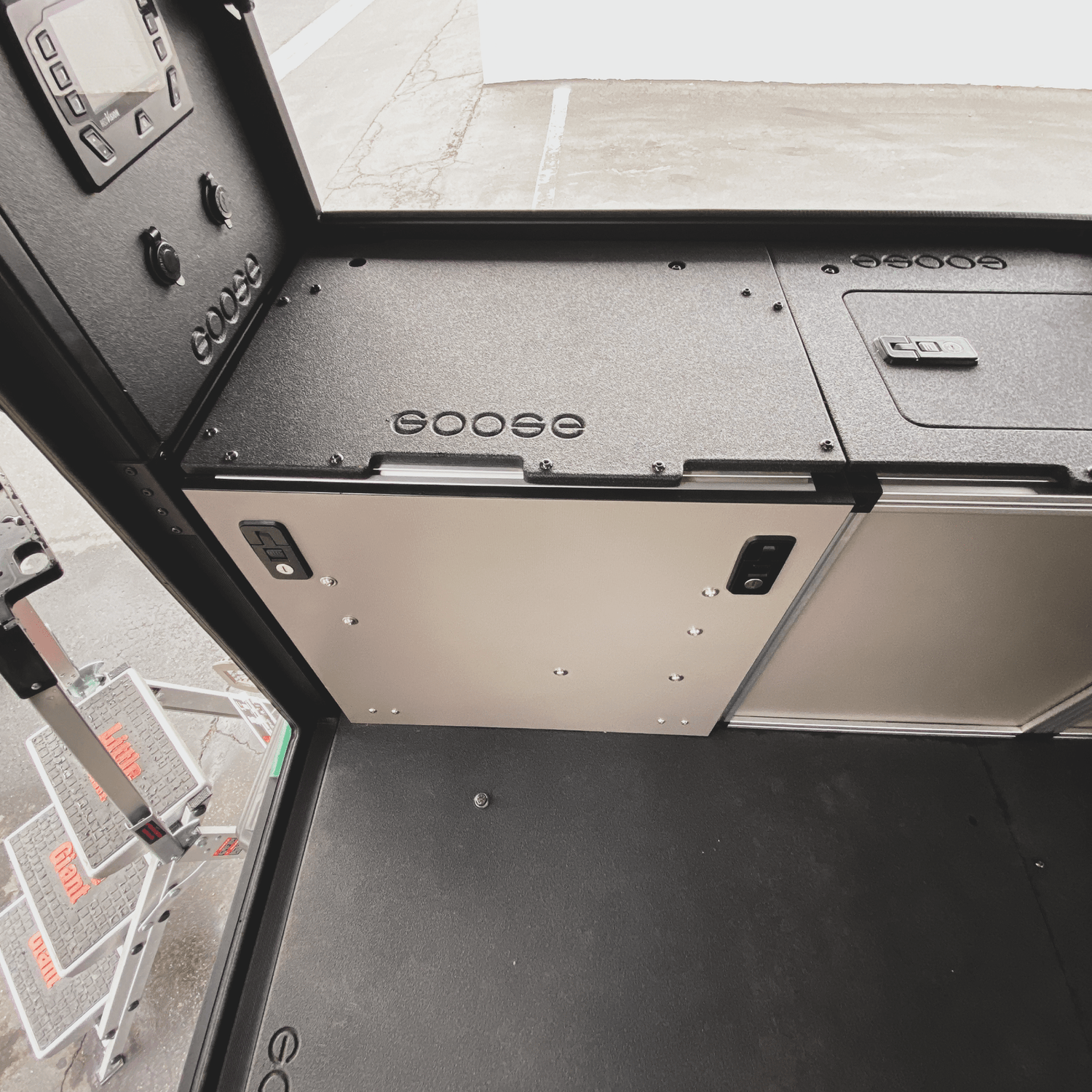 Goose Gear Alu-Cab Canopy Camper V2 - Ford Ranger 2019-Present 4th Gen. - Rear Power Management Module - 5&