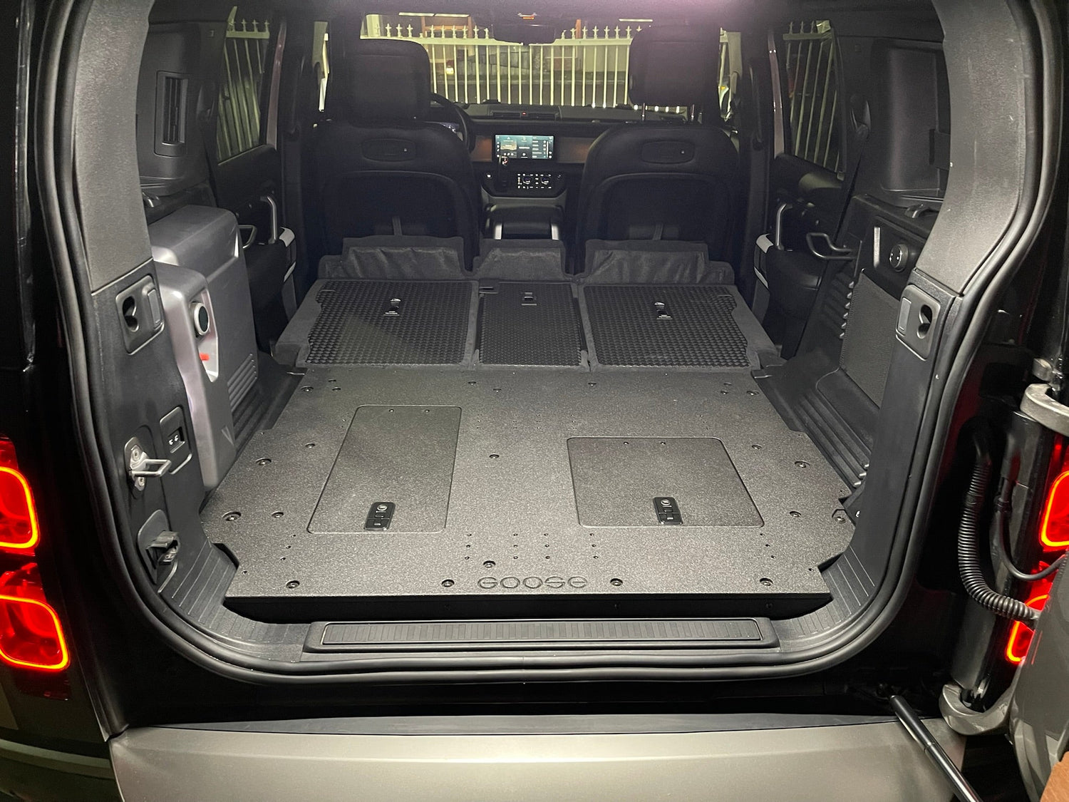 gear land rover Goose Gear Land Rover Defender 2020-Present L663